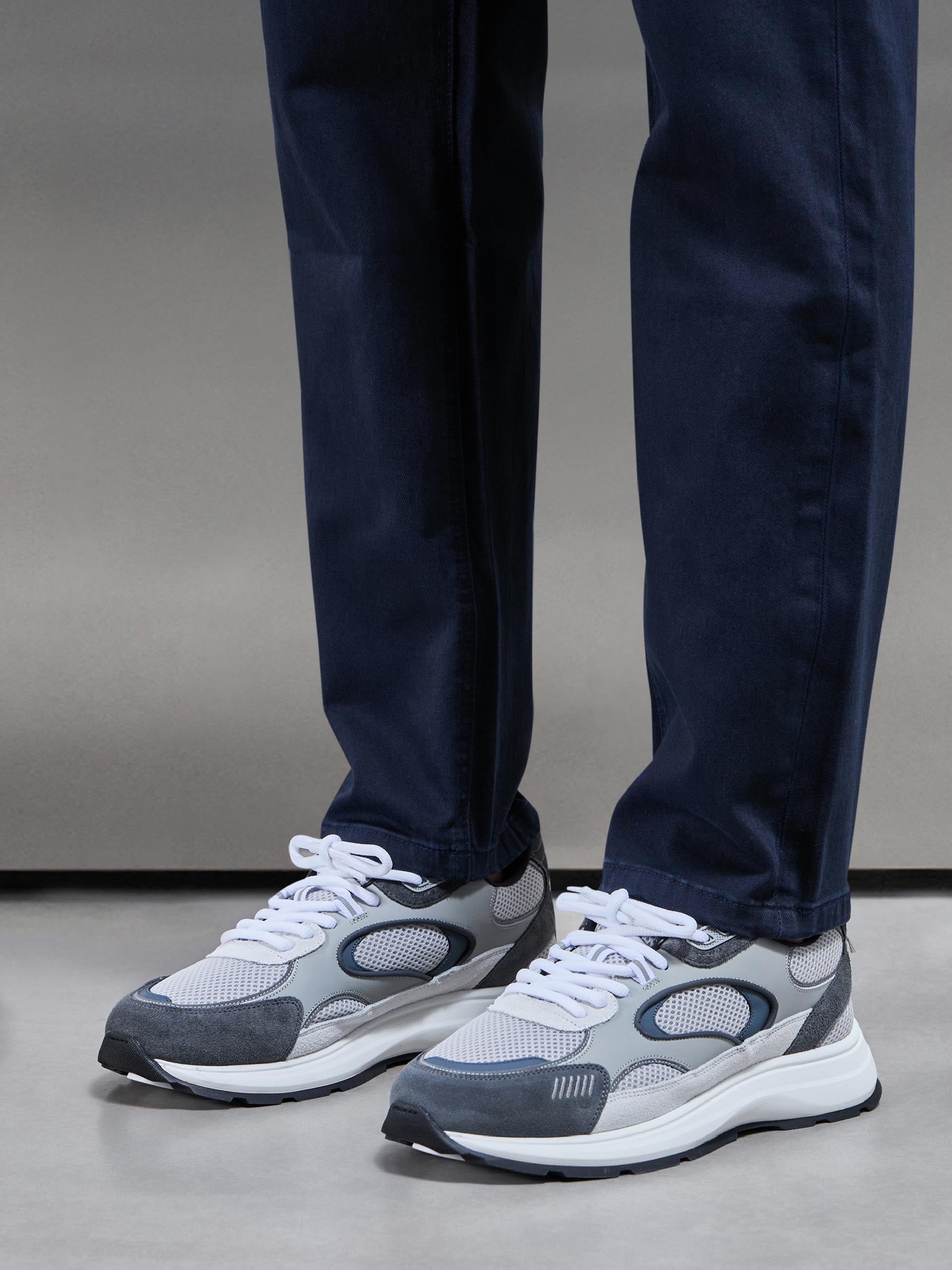Straight Leg Denim Jeans in Navy