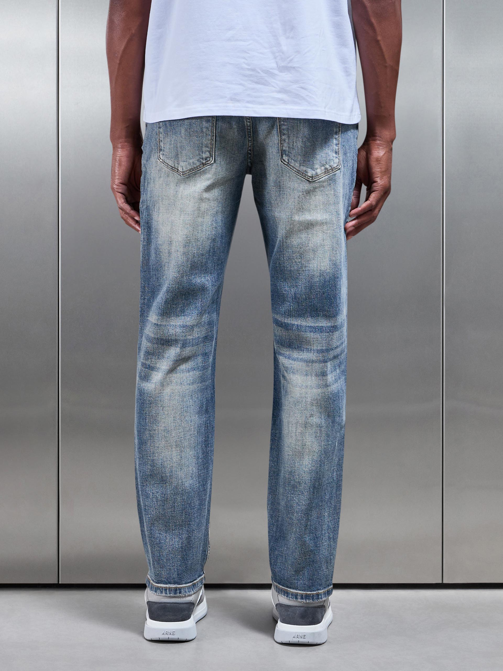 Straight Leg Denim Jeans in Sand Wash