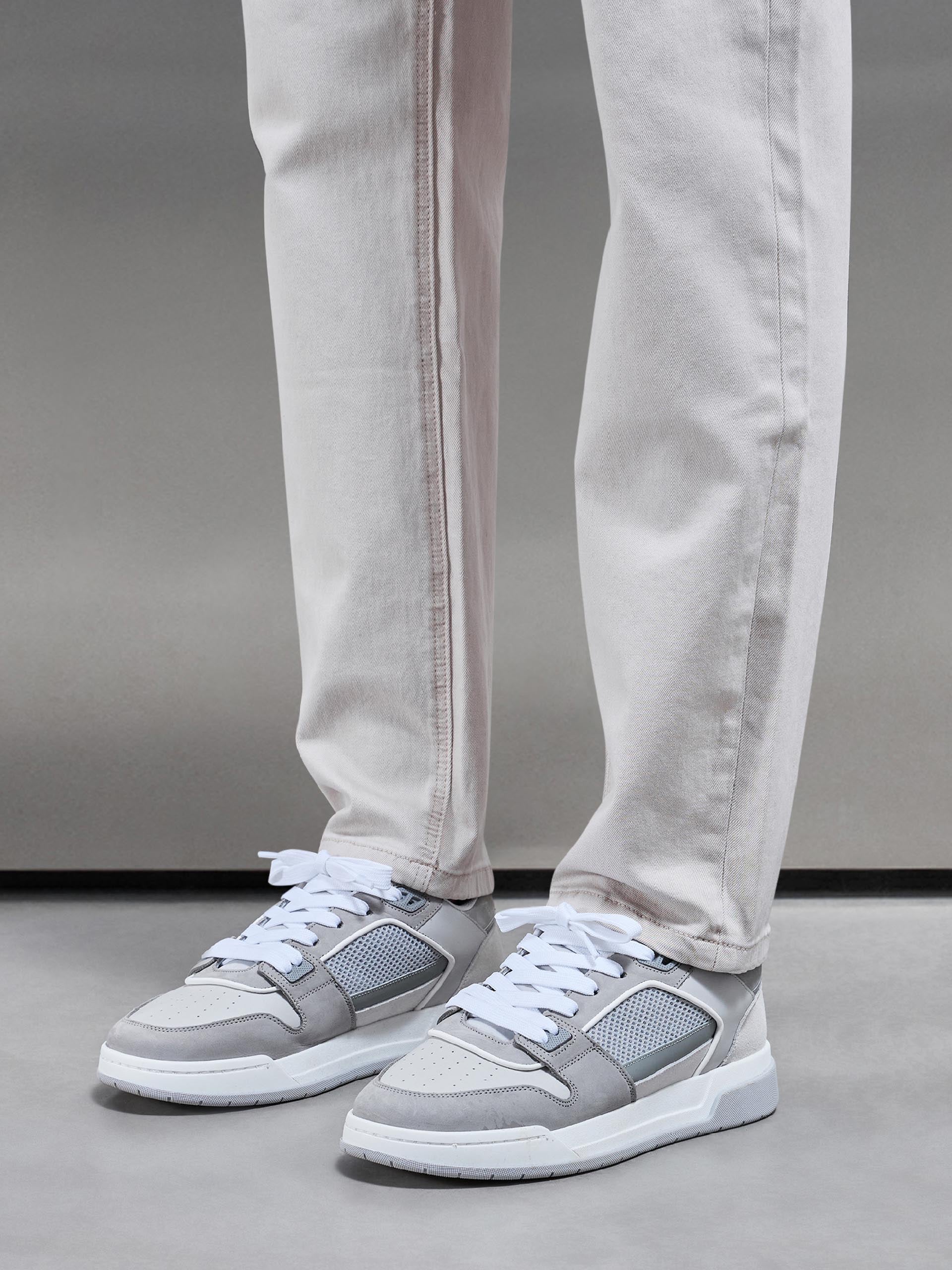 Straight Leg Denim Jeans in Stone