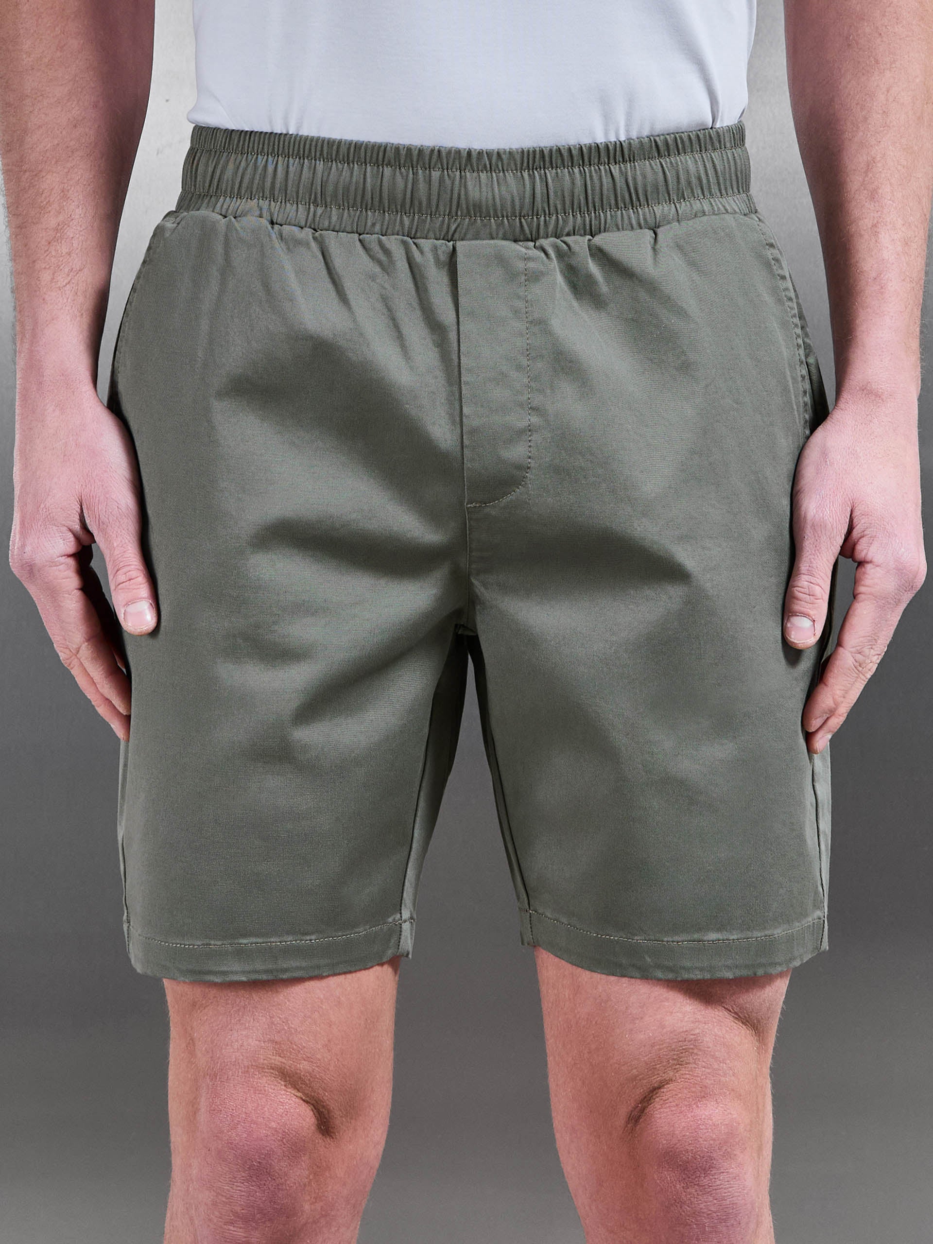 Tailored Chino Drawstring Short in Olive