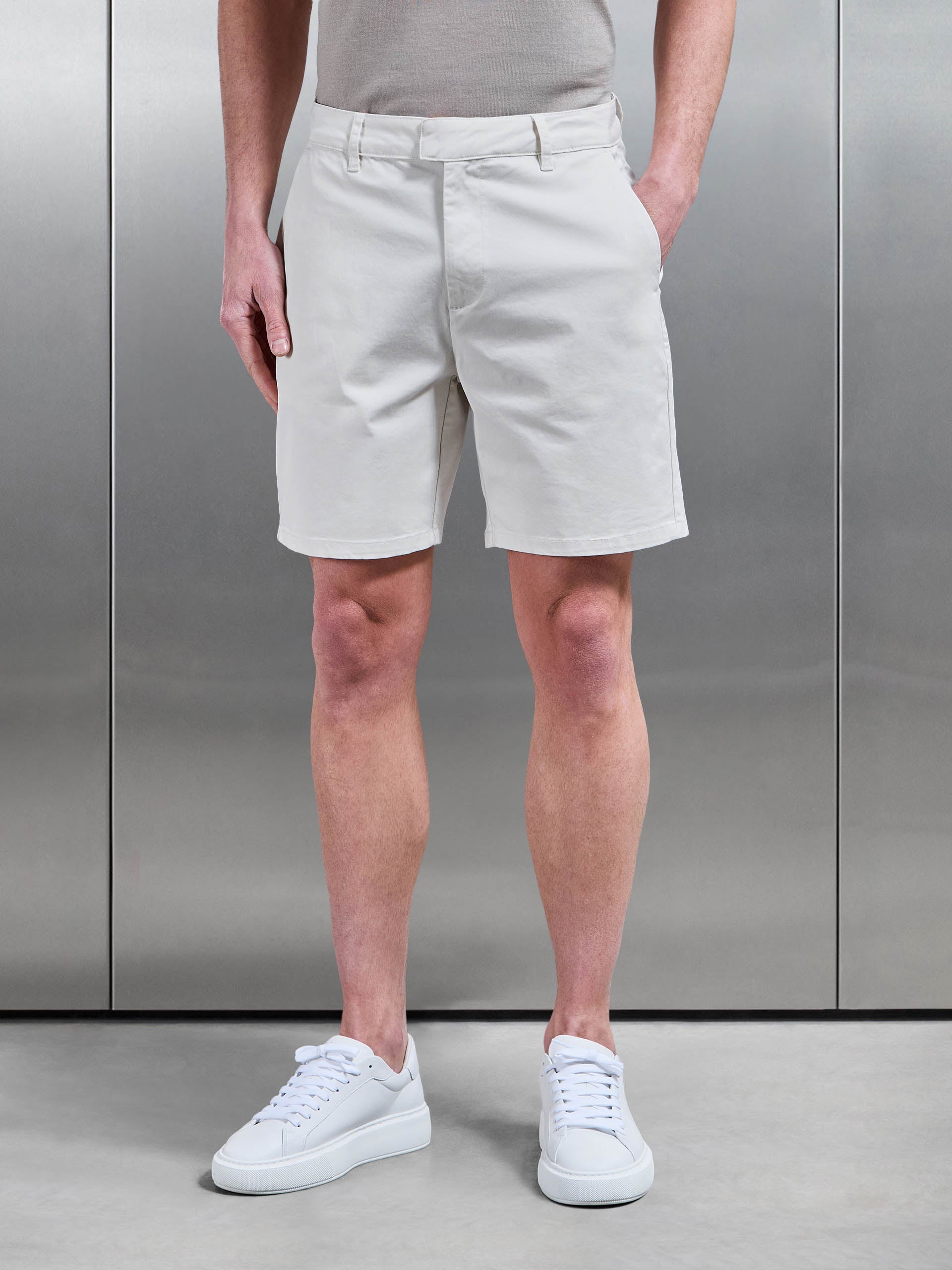 Tailored Chino Short in Off White