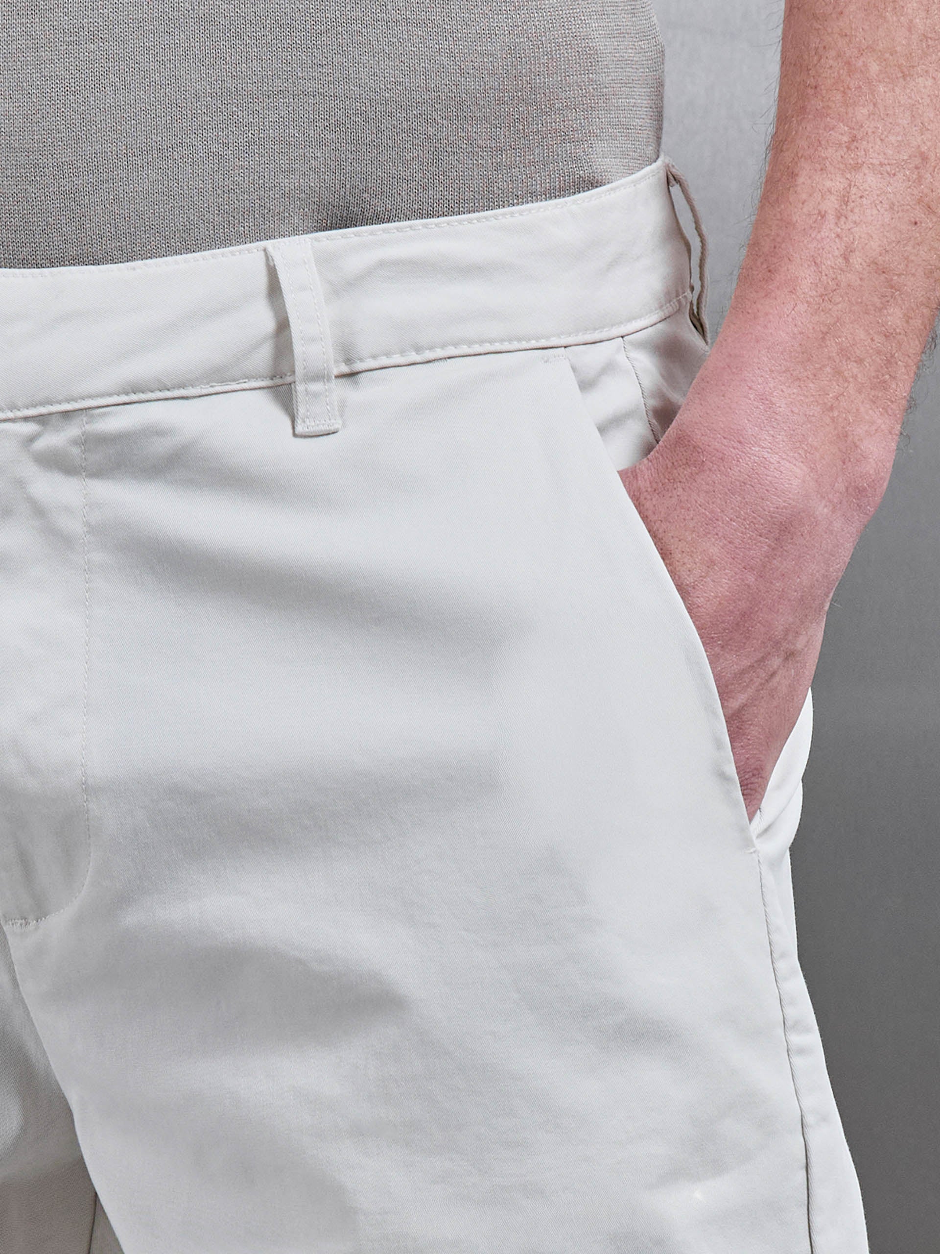 Tailored Chino Short in Off White