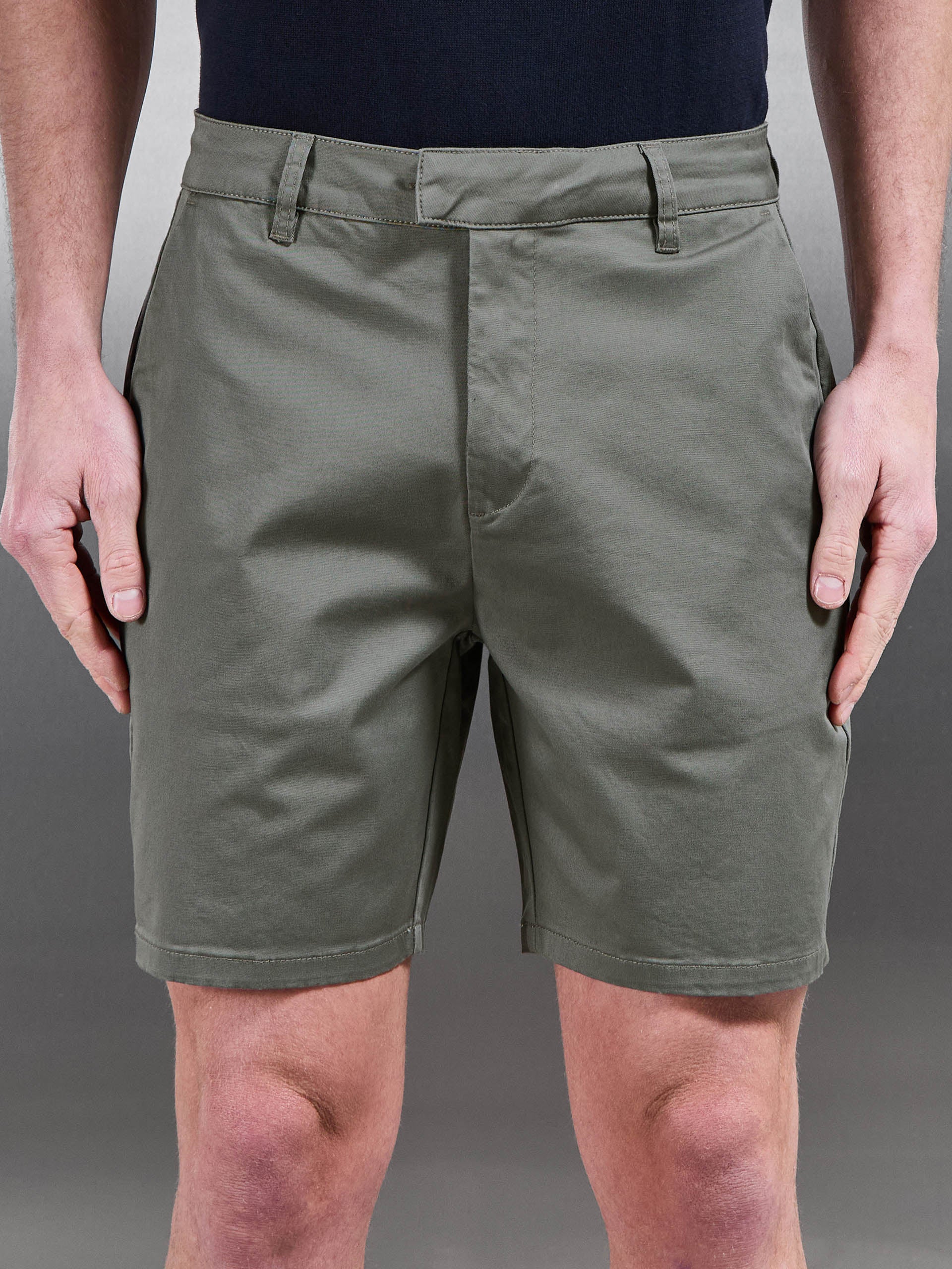 Tailored Chino Short in Olive