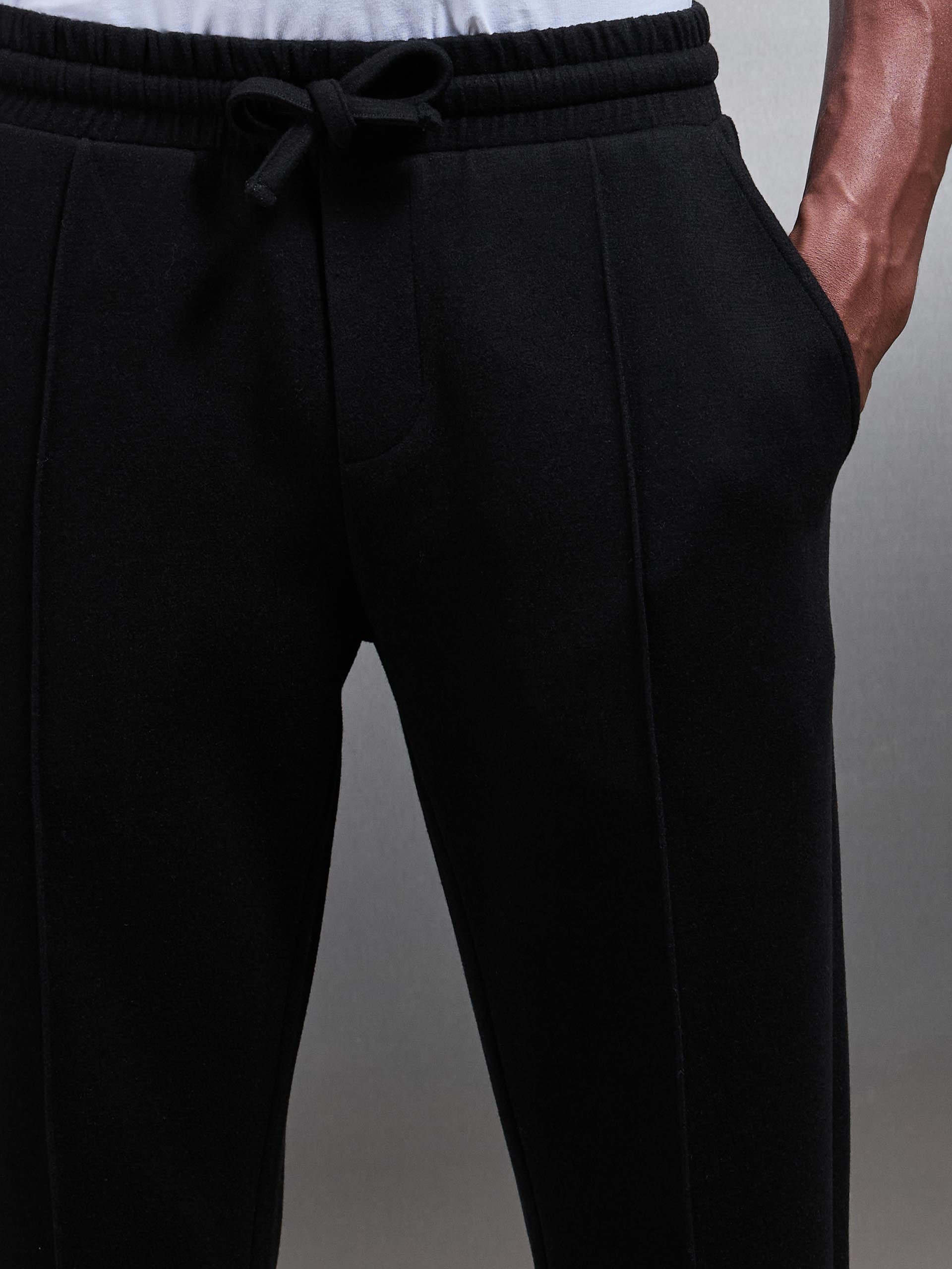 Tailored Knitted Jogger in Black