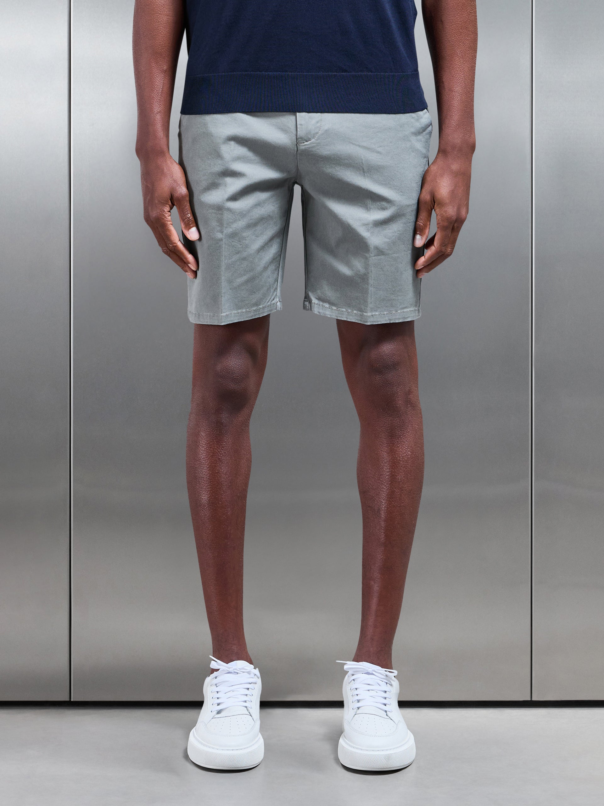 Tailored Side Adjuster Chino Short in Olive