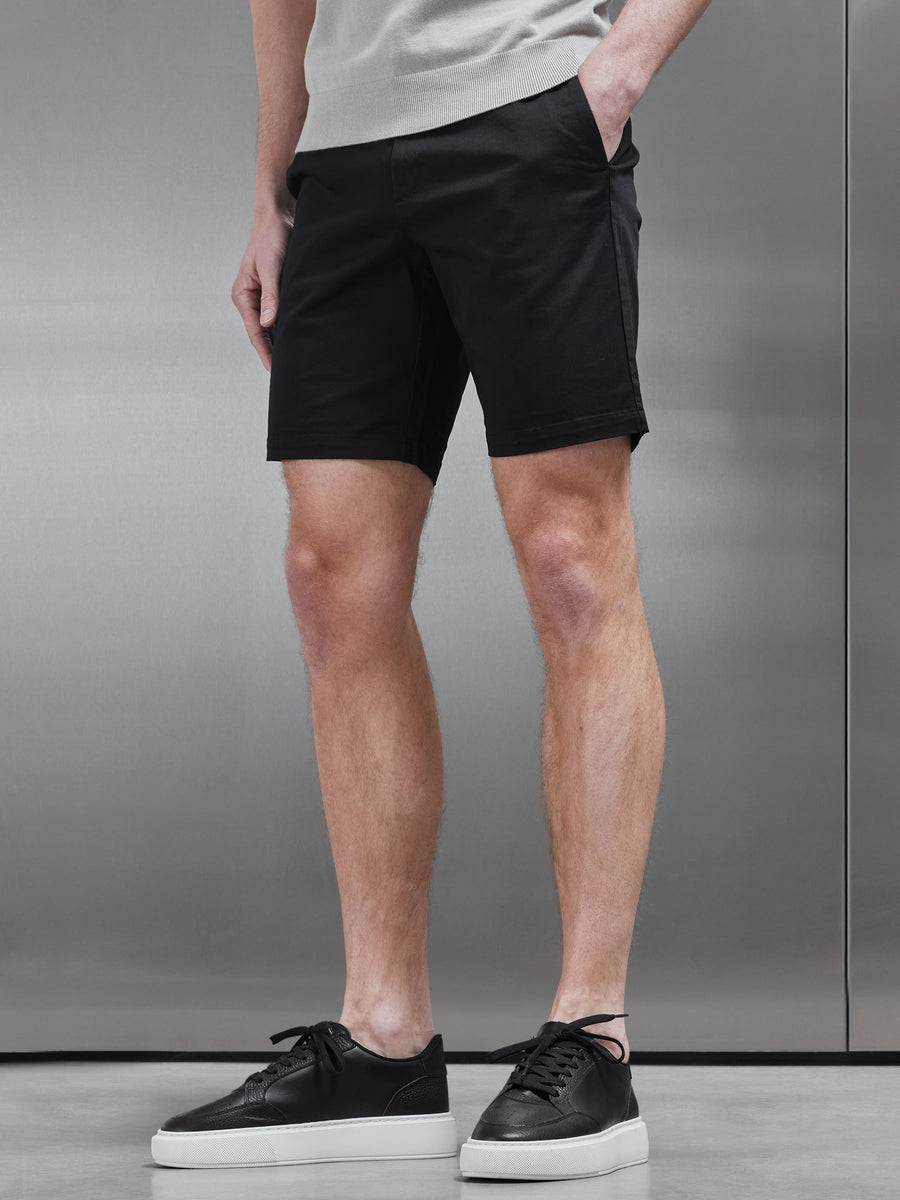 Tailored Chino Short in Black ARNE