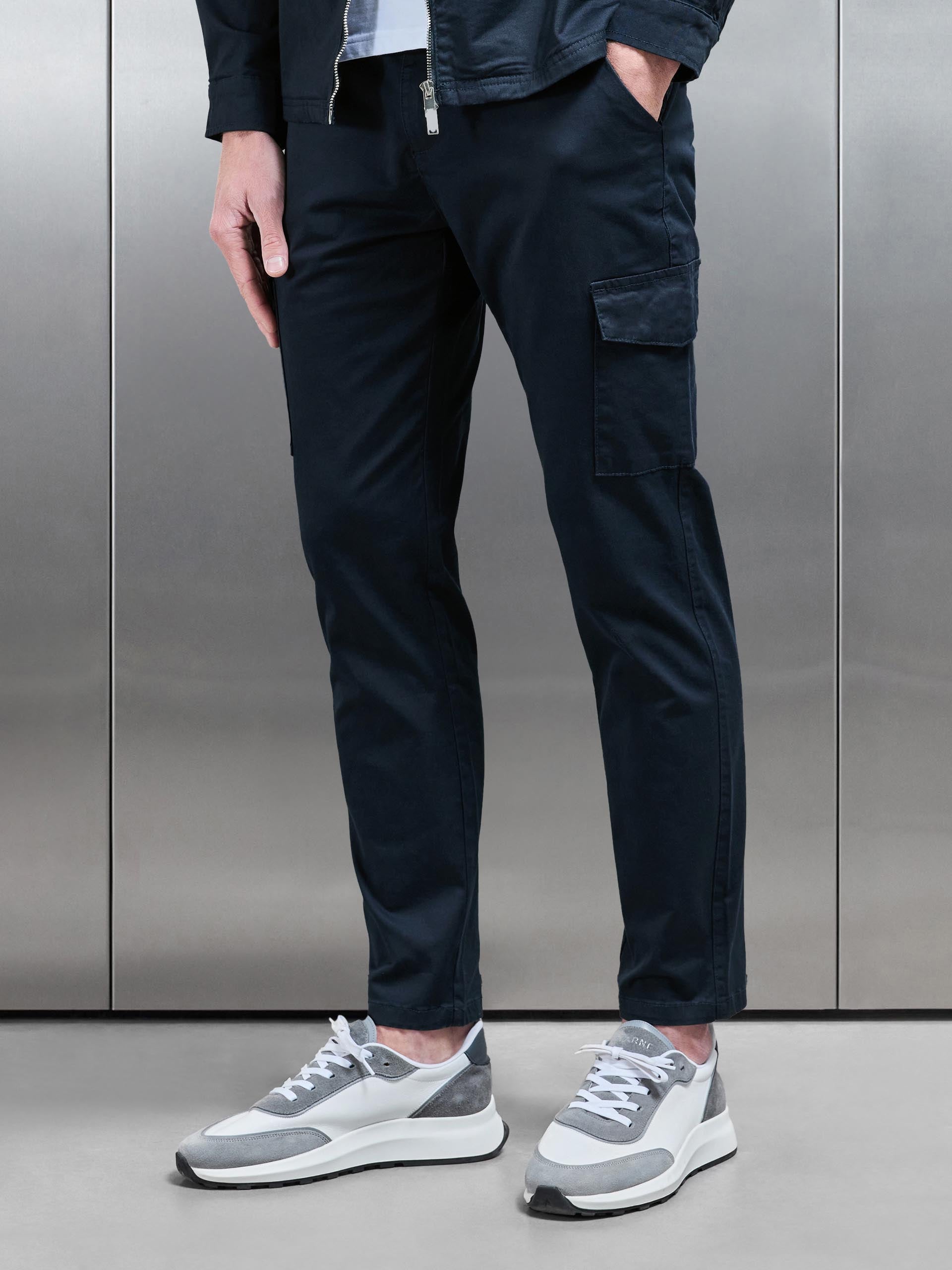 Tailored Cotton Cargo Pant in Navy