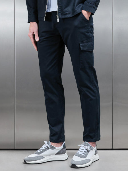 Tailored Cotton Cargo Pant in Navy