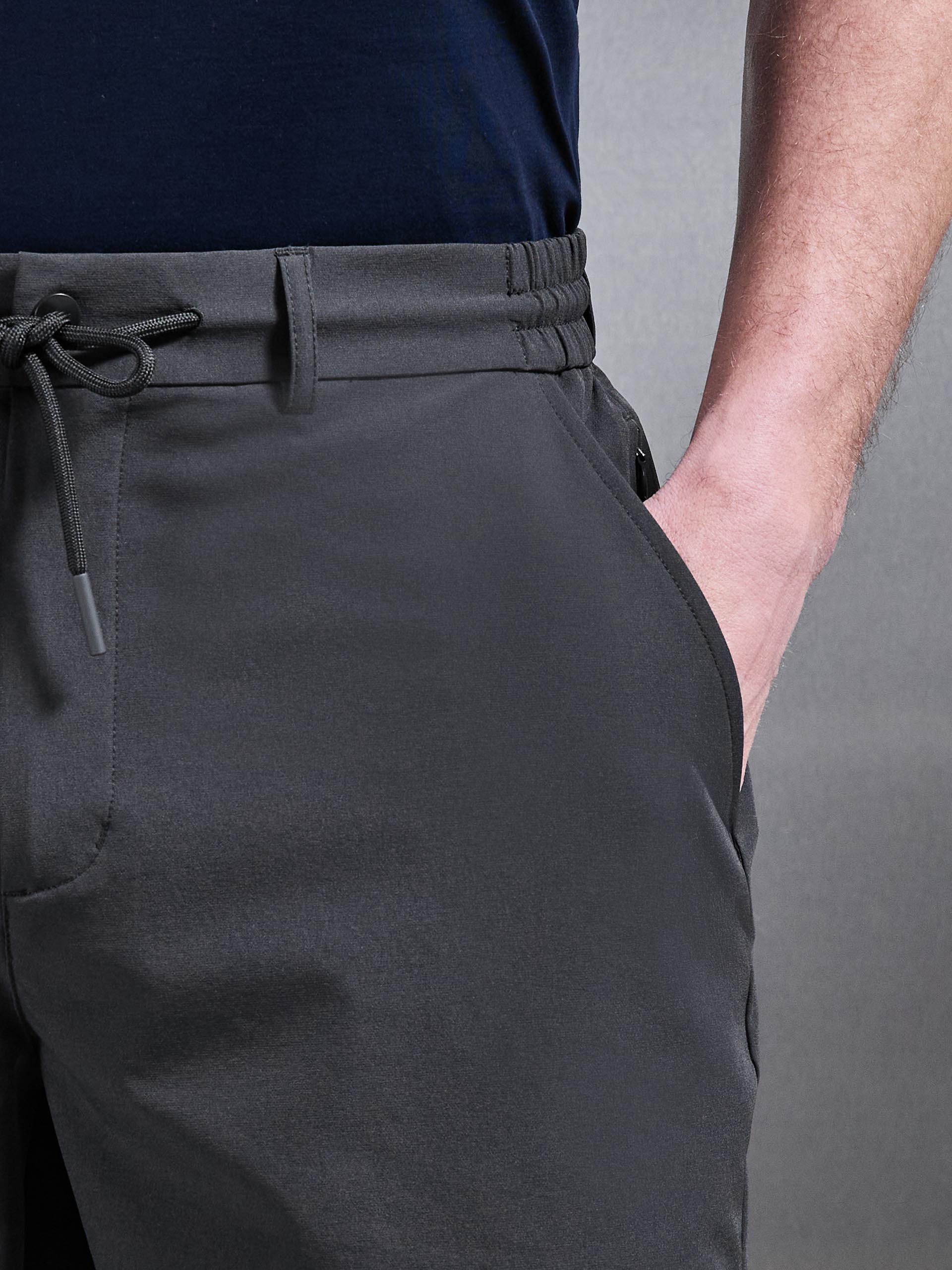 Technical Stretch Chino Short in Grey