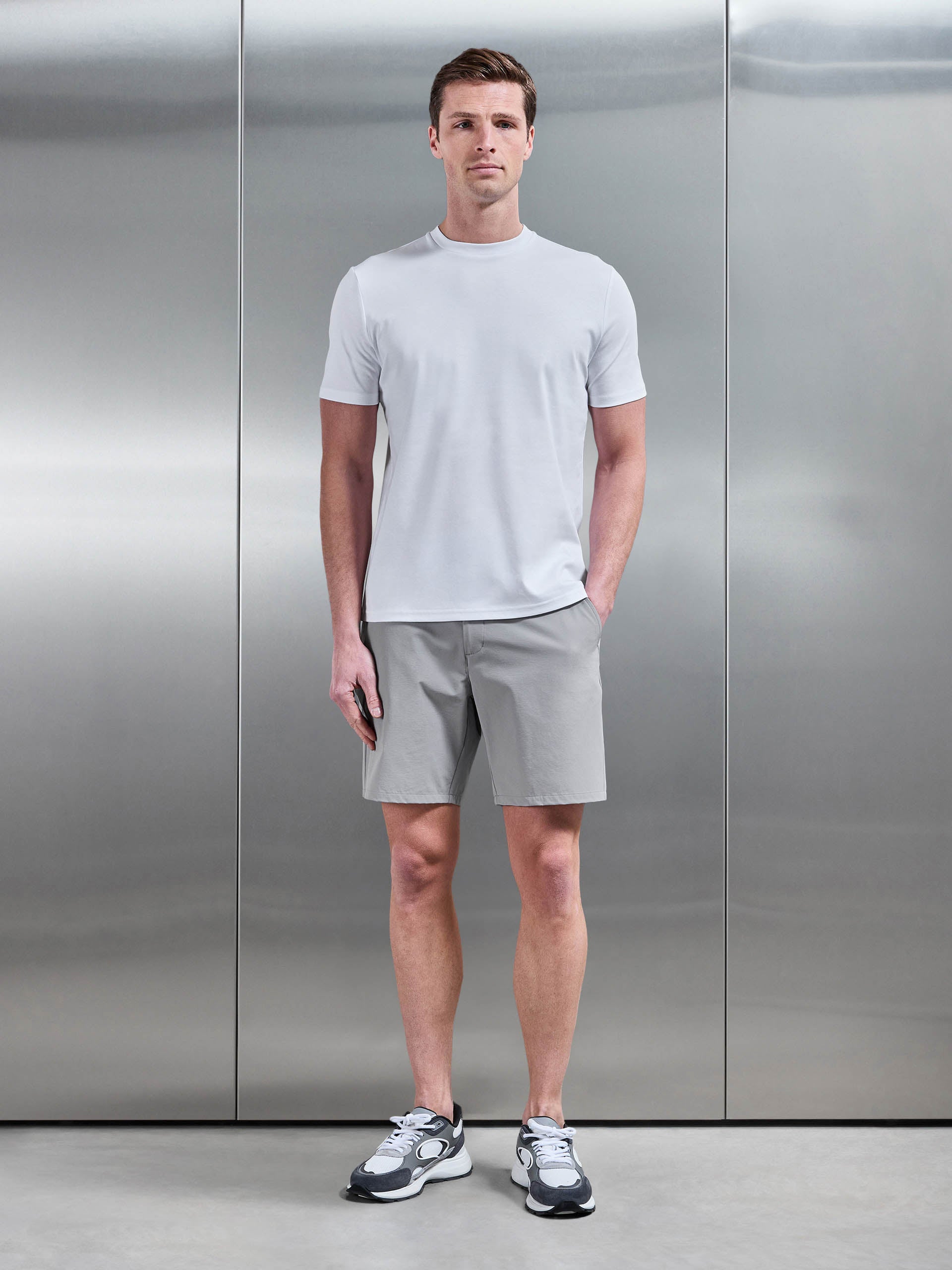 Technical Stretch Chino Short in Mid Grey