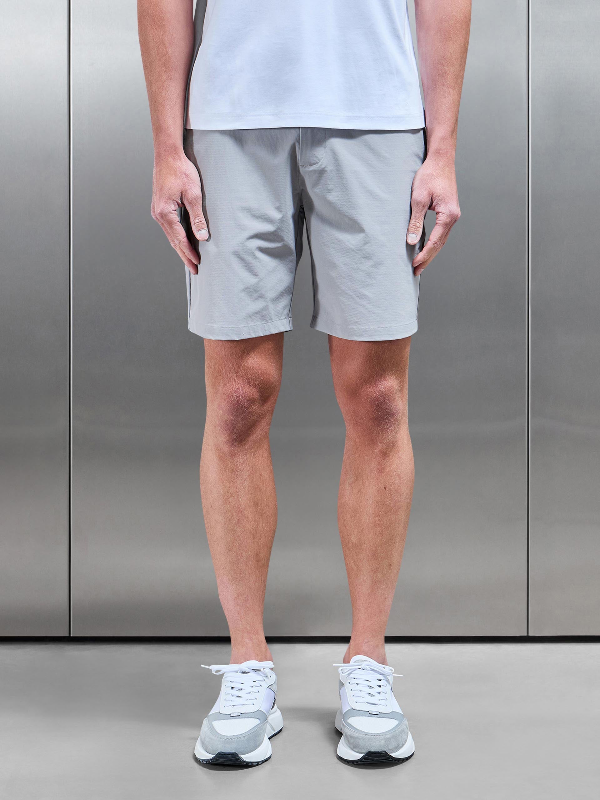 Technical Tailored Short in Mid Grey