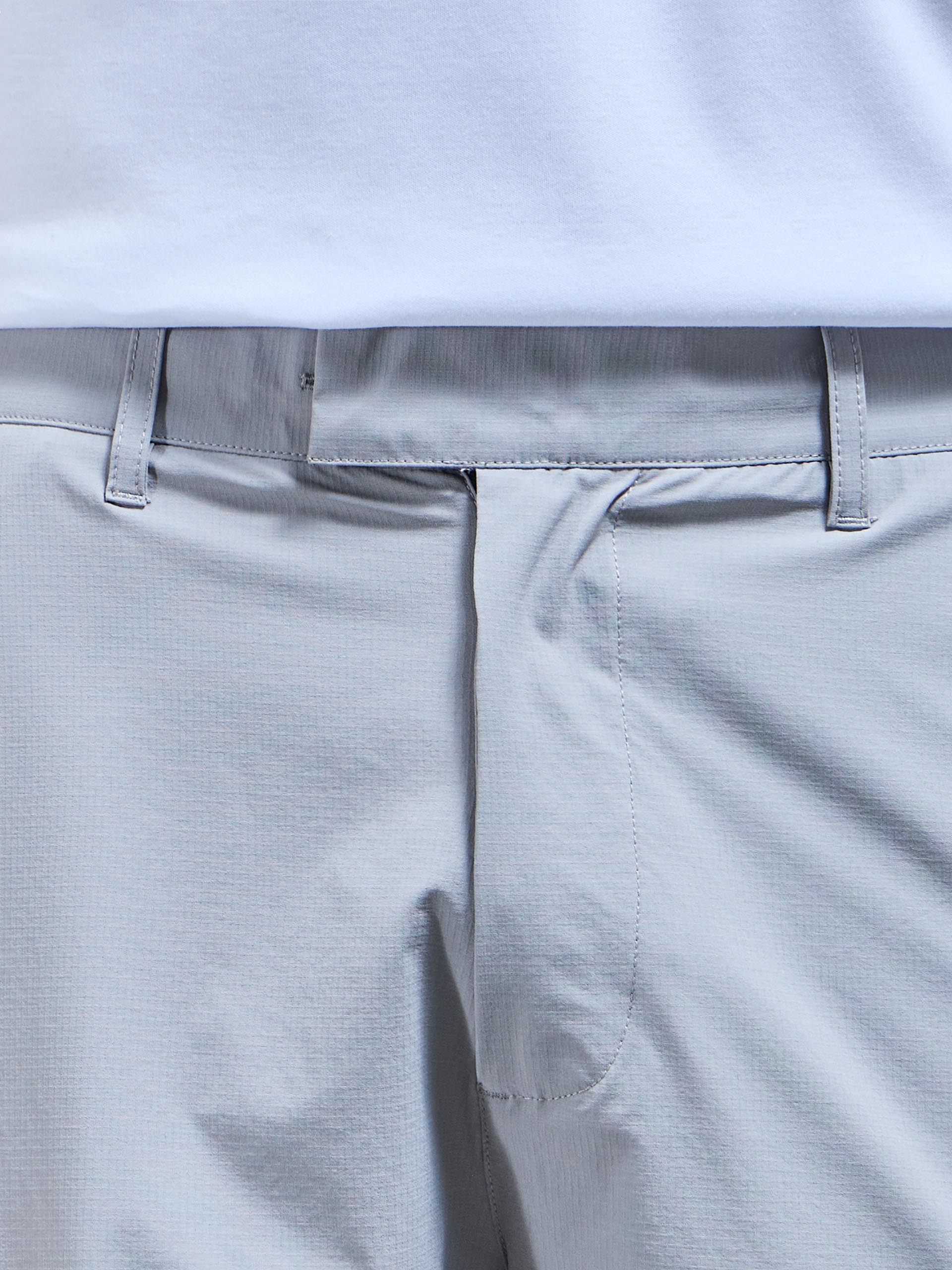 Technical Tailored Short in Mid Grey