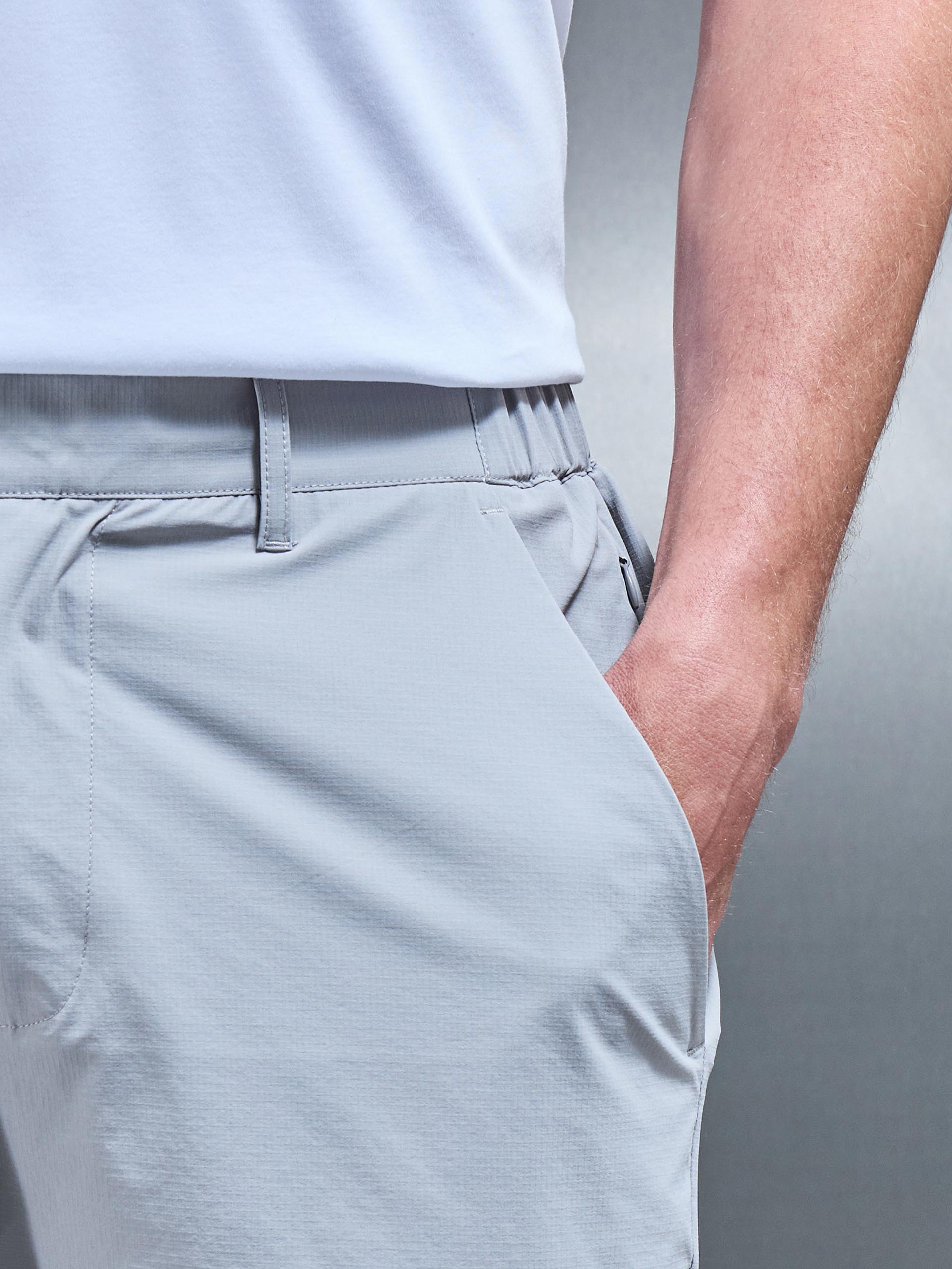 Technical Tailored Short in Mid Grey