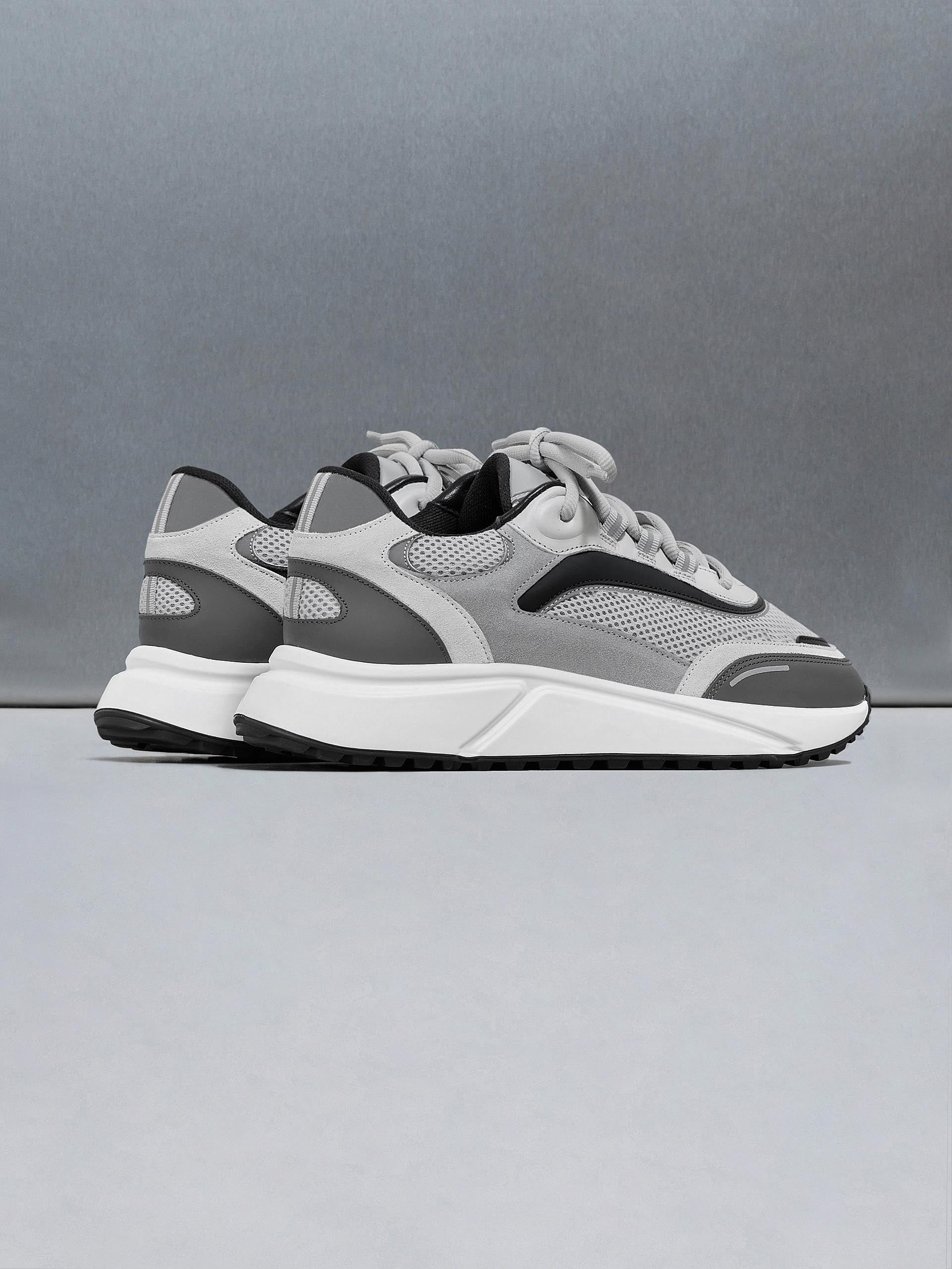 Technical Runner 2.0 in Grey Black