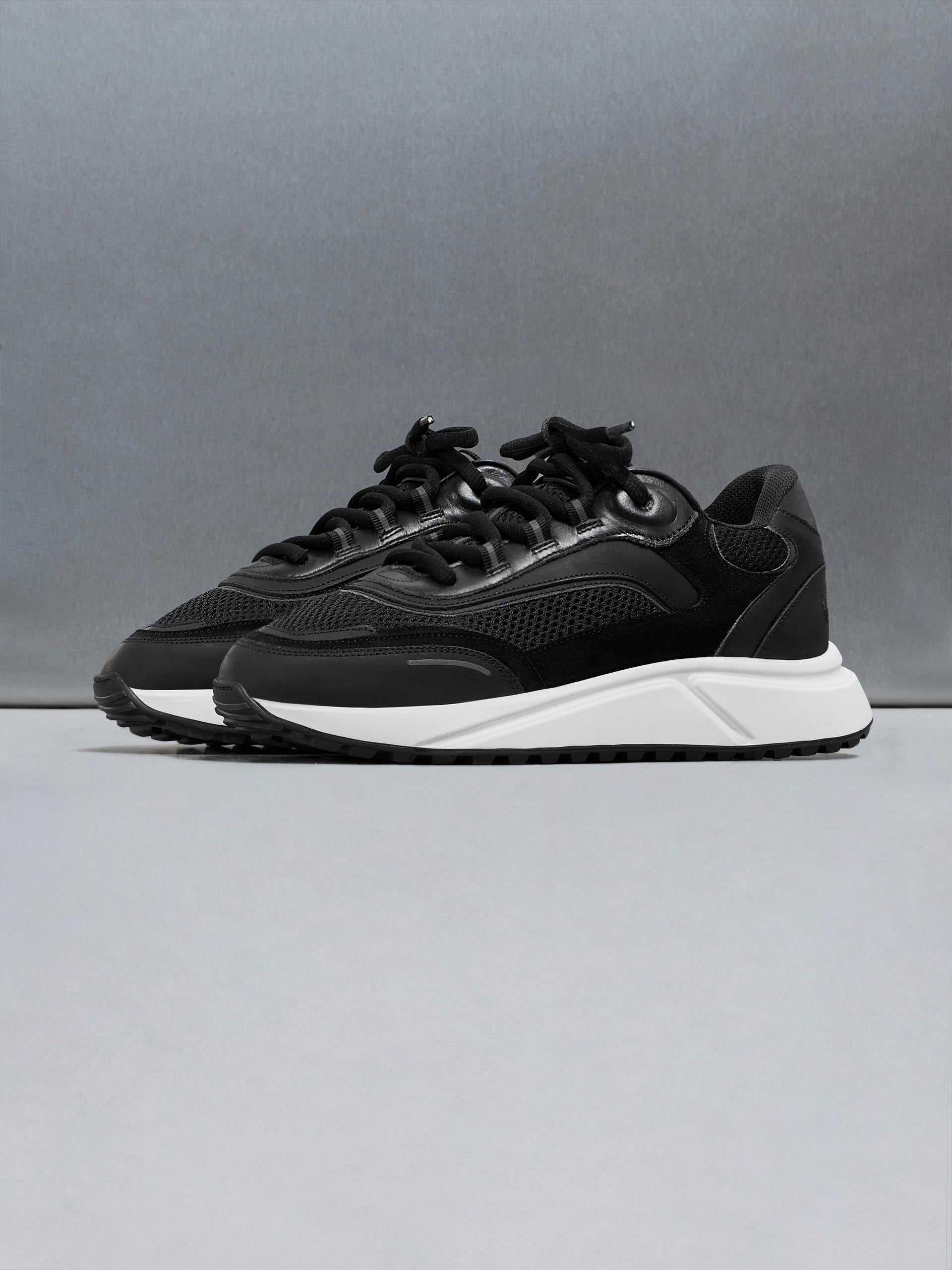 Technical Runner 2.0 in Midnight Black