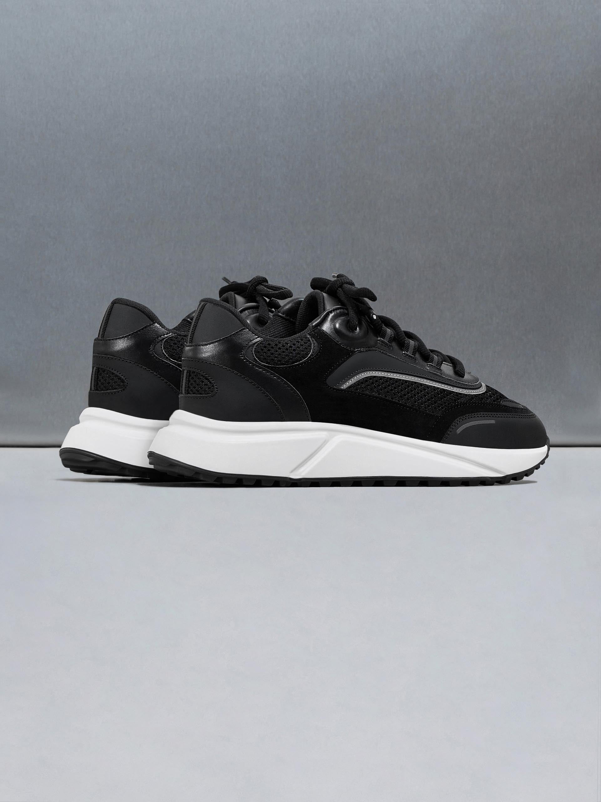 Technical Runner 2.0 in Midnight Black