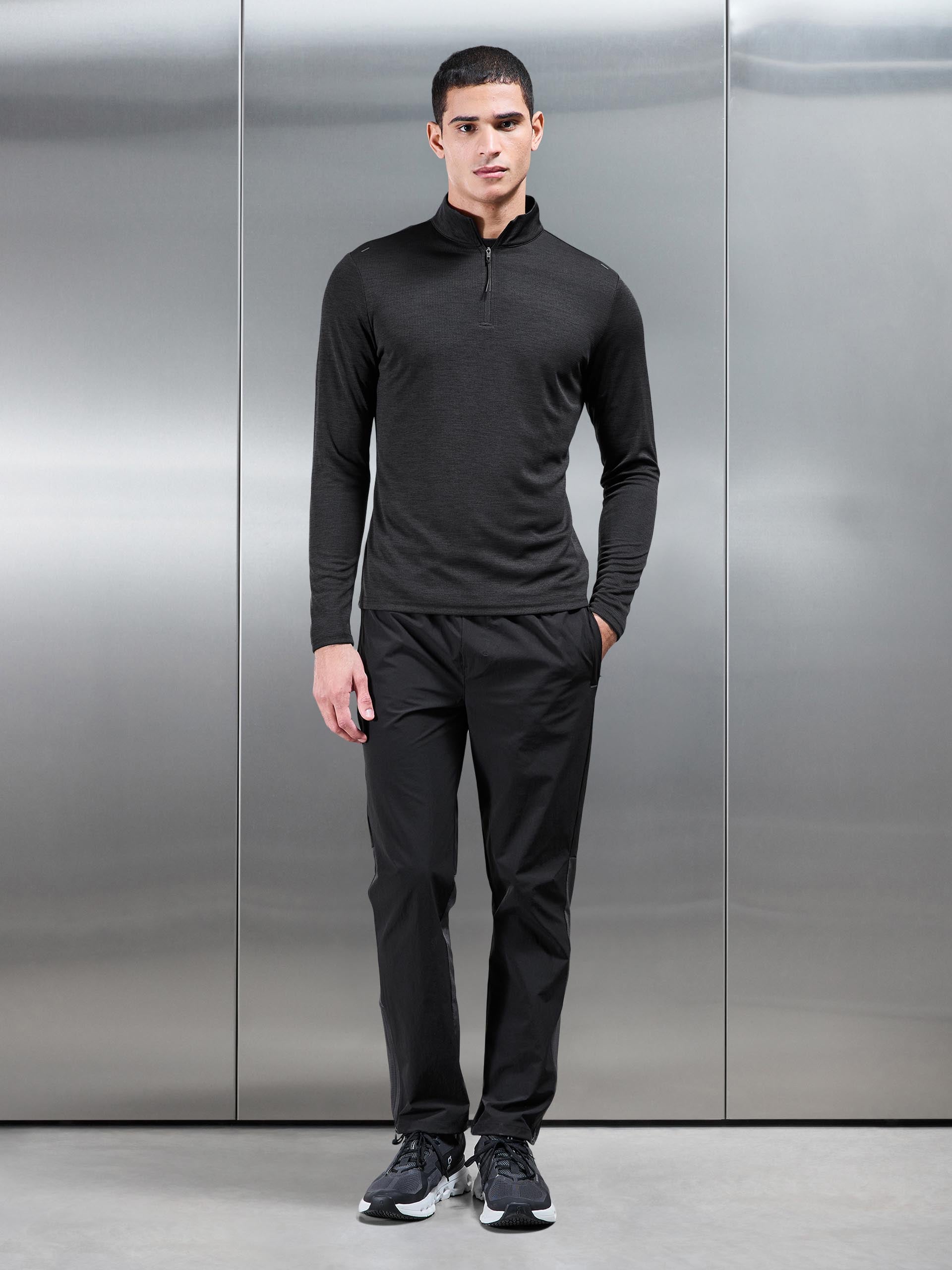 Trail Half Zip in Black