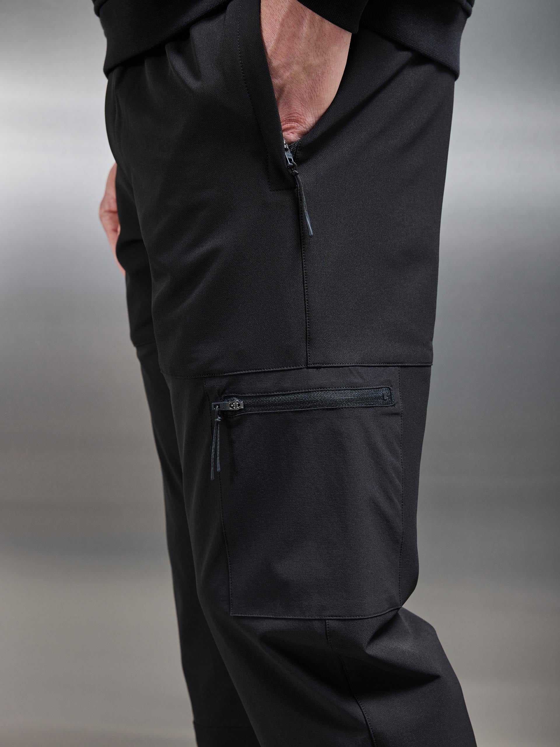 Lightweight Trail Pant in Black