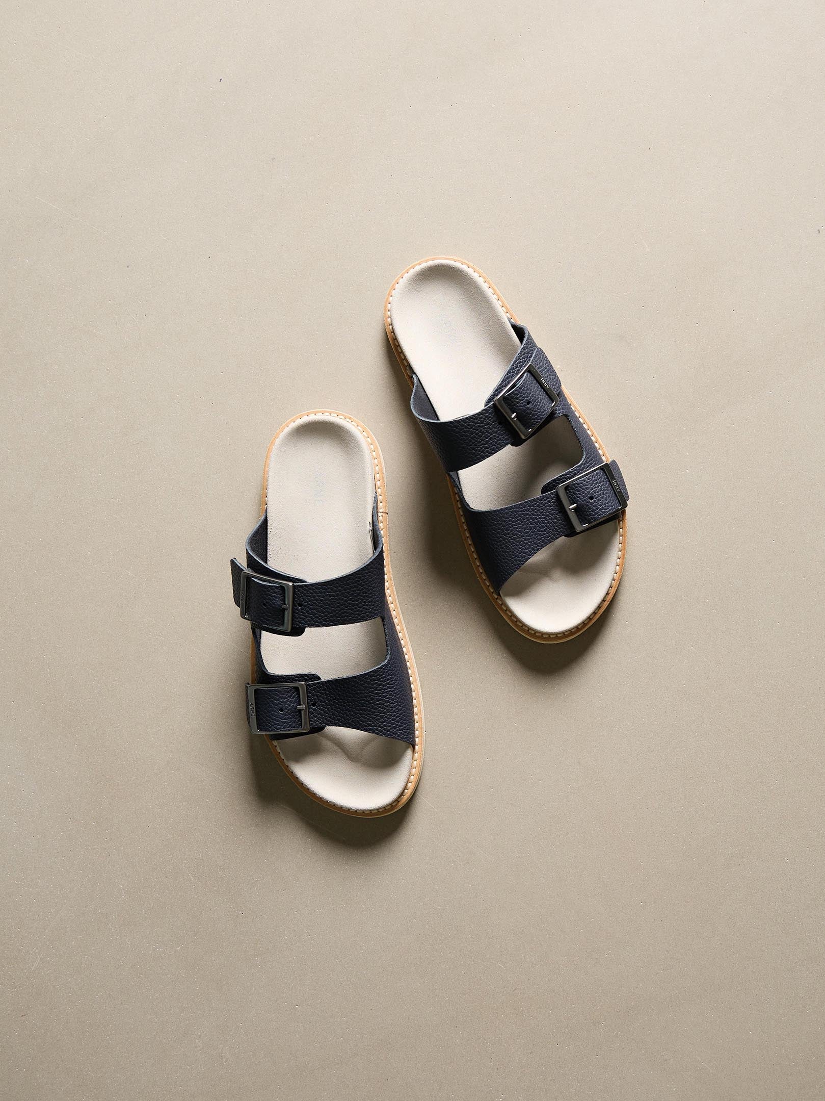 Tumbled Leather Sandal in Navy