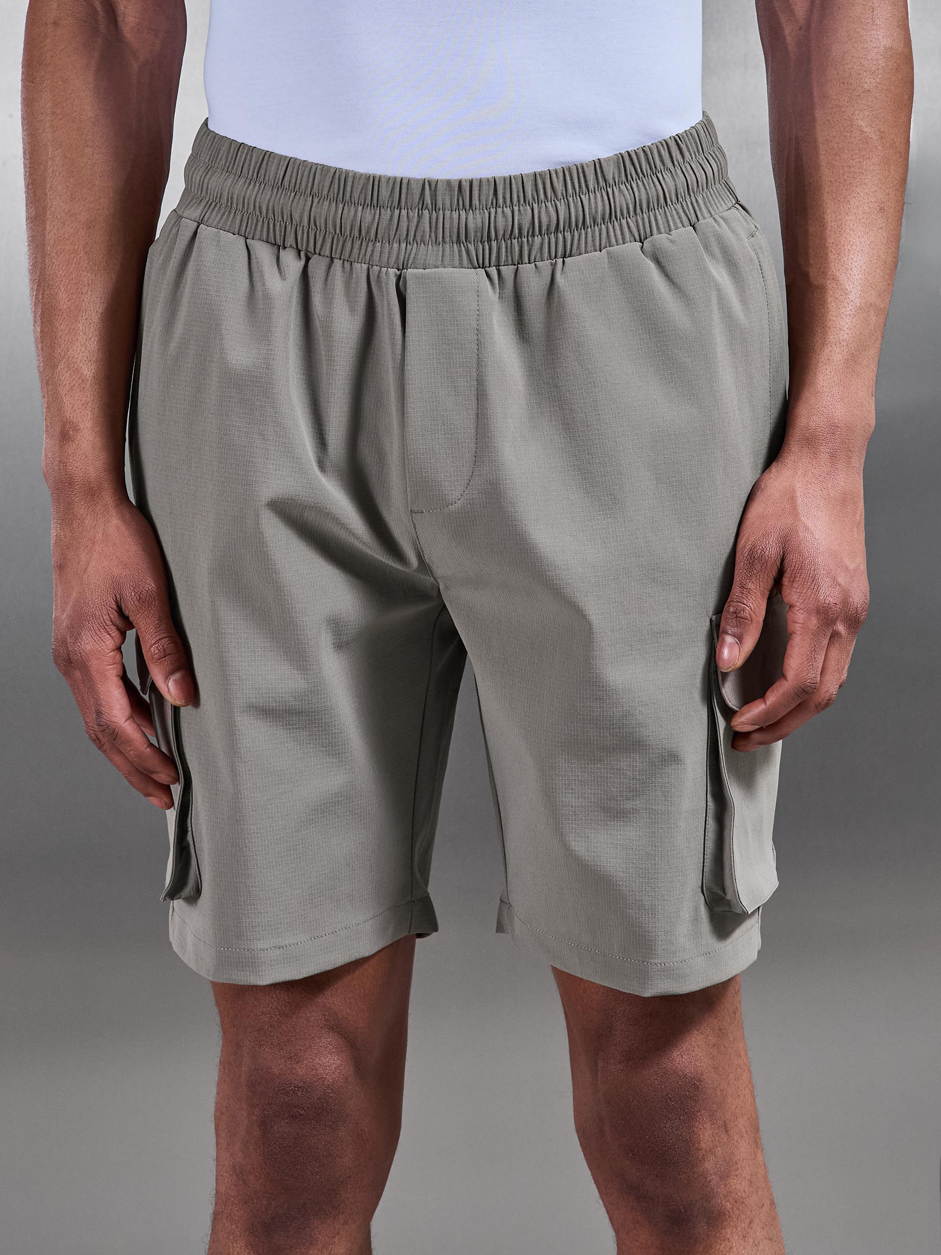 Utility Cargo Short in Olive