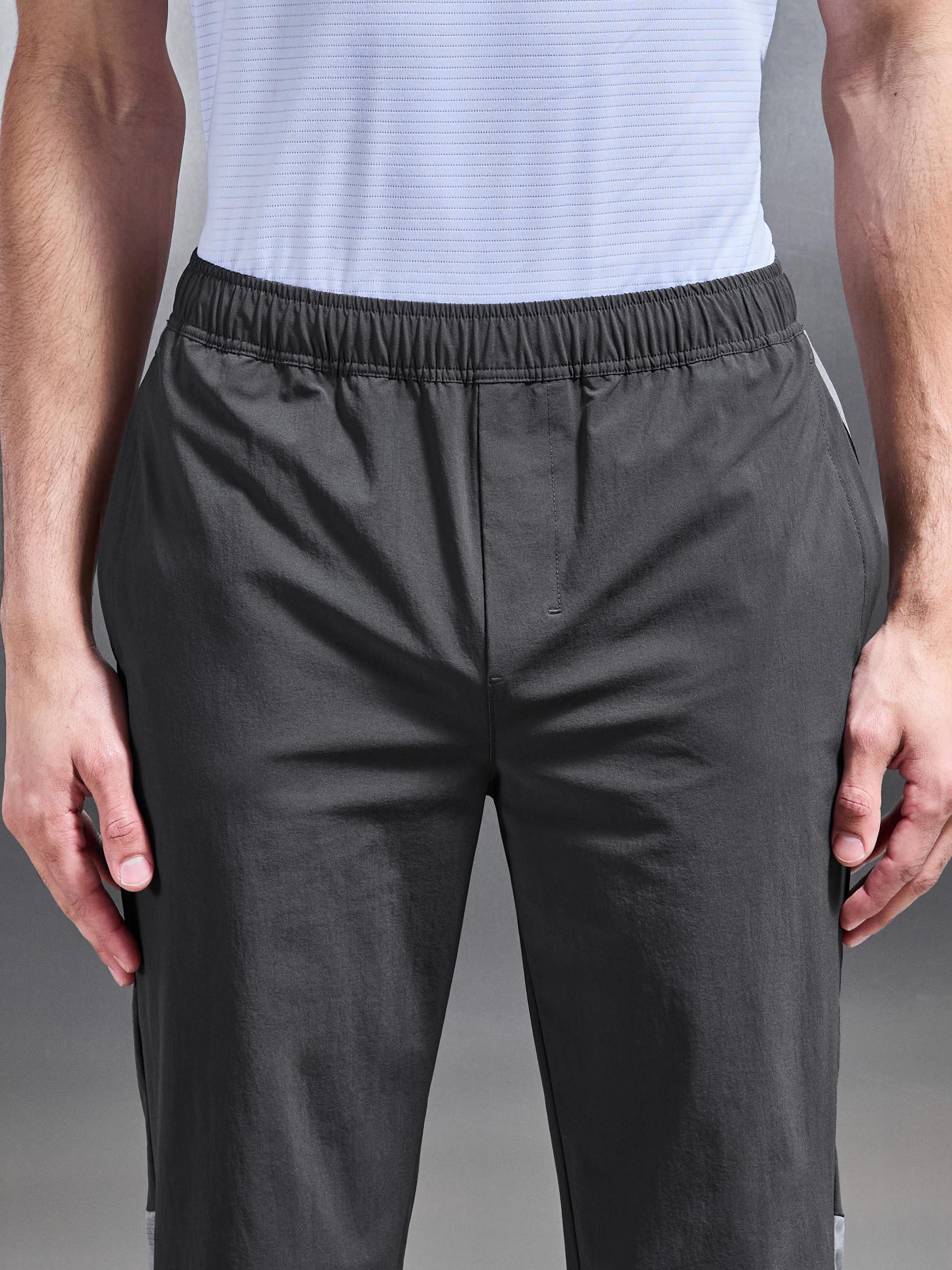 Utility Trail Trackpant in Grey