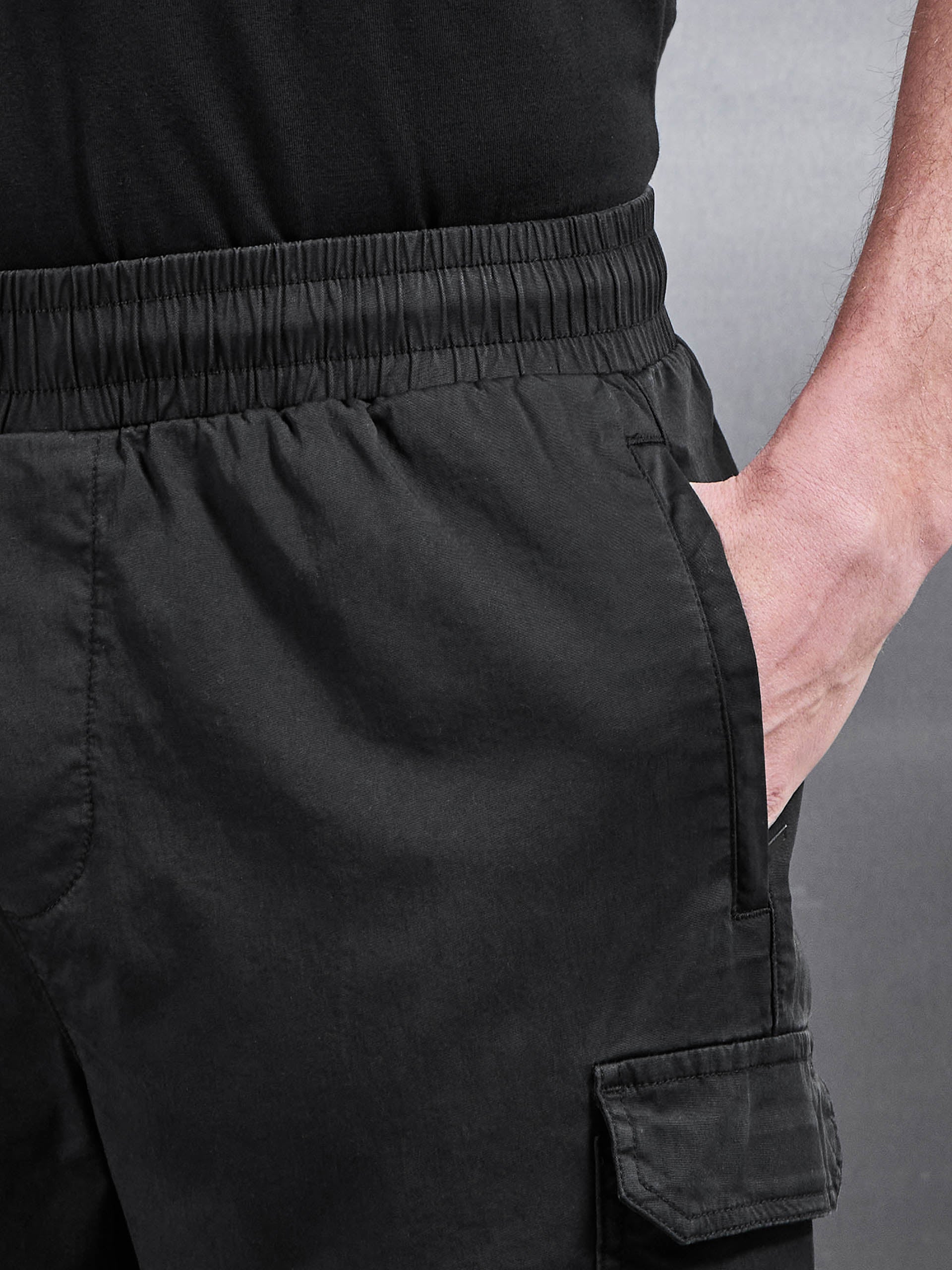 Worker Cargo Short in Black