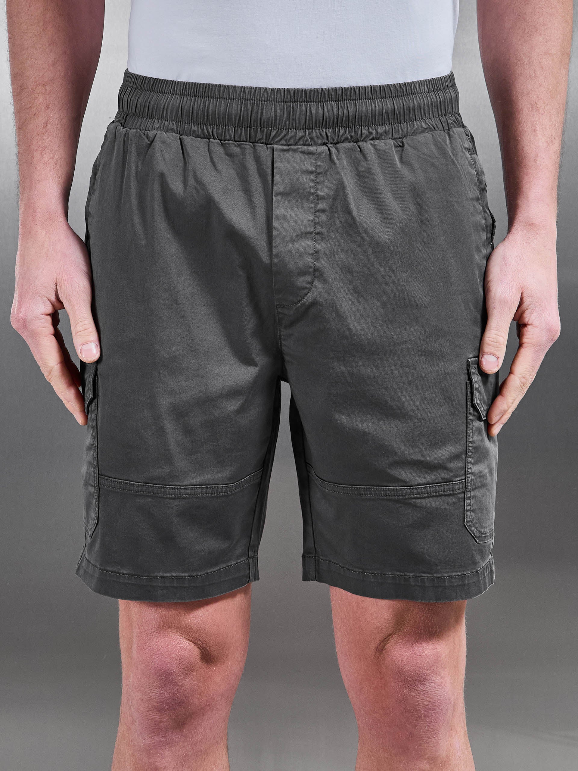Worker Cargo Short in Grey