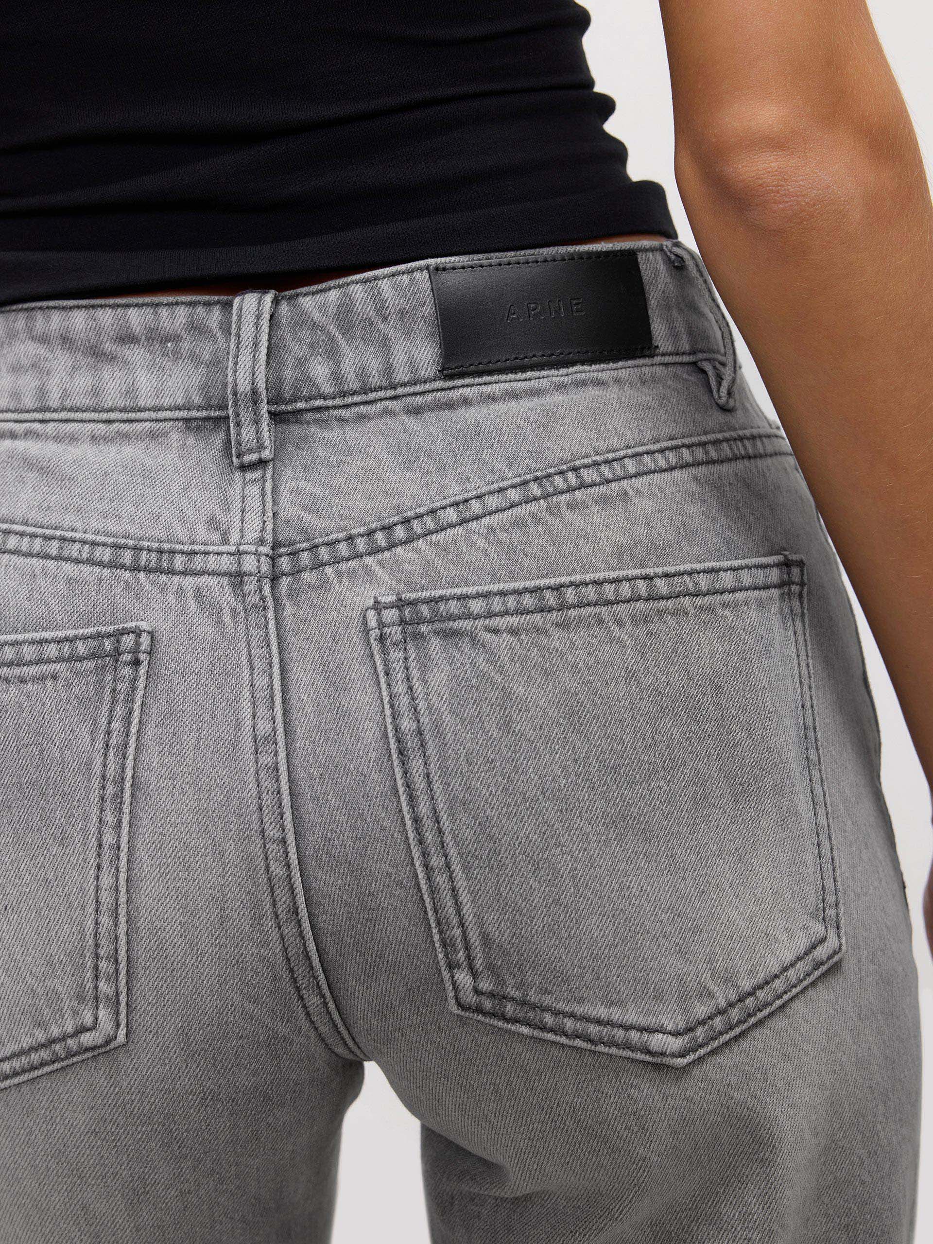 Womens Mid Rise Straight Denim Jean in Grey Wash