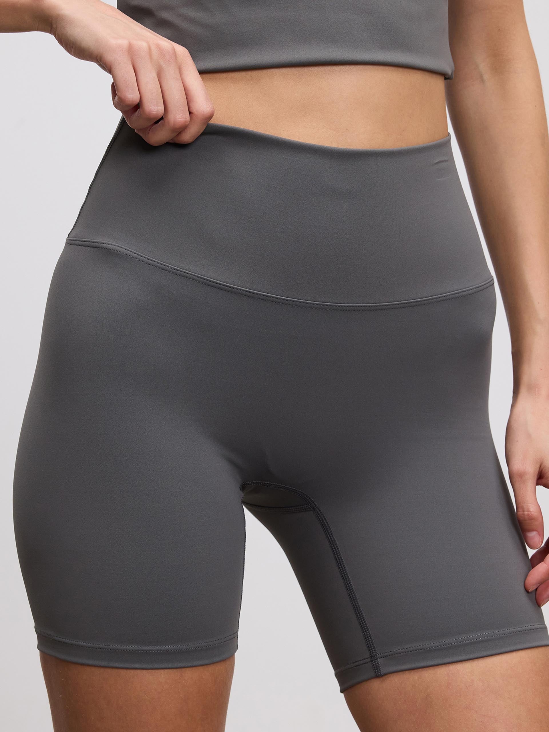 Womens Active Short in Grey