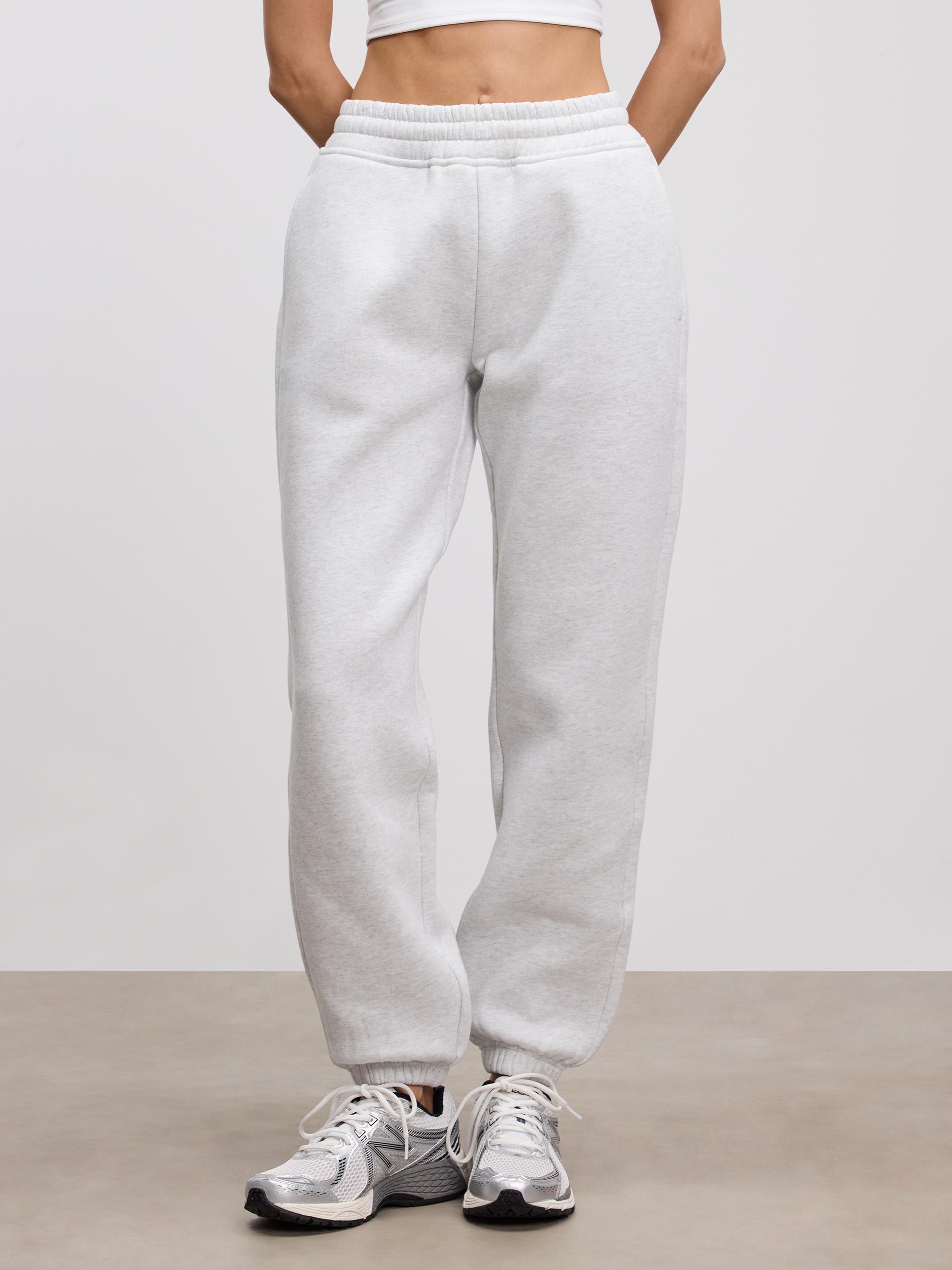 Womens Relaxed Cuffed Jogger in Marl Grey
