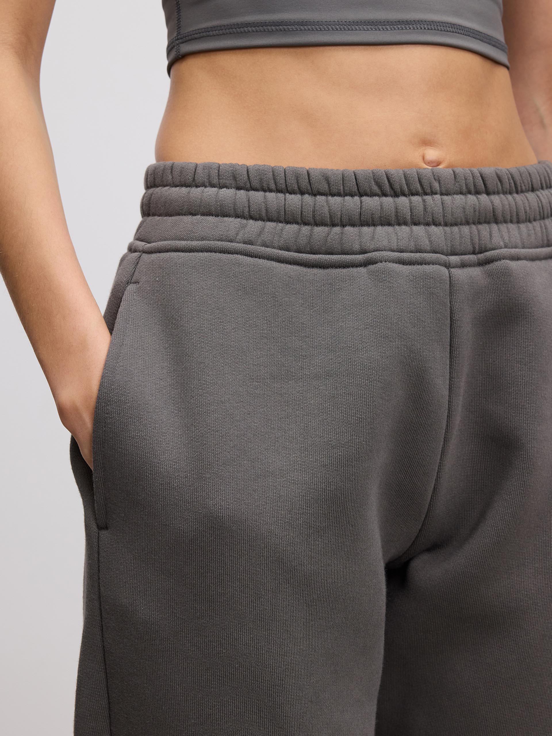 Womens Relaxed Cuffed Jogger in Grey