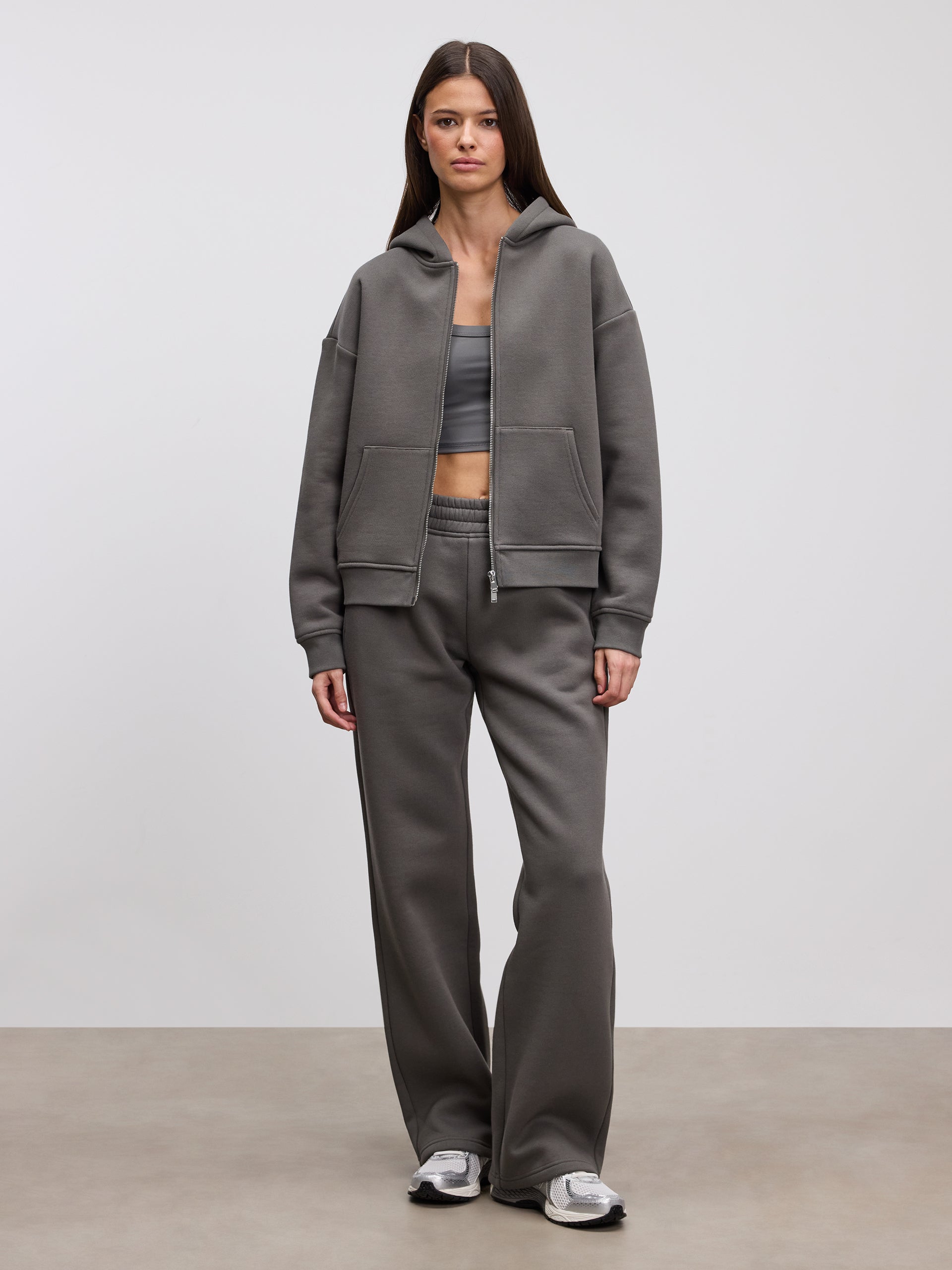 Womens Relaxed Straight Leg Jogger in Grey