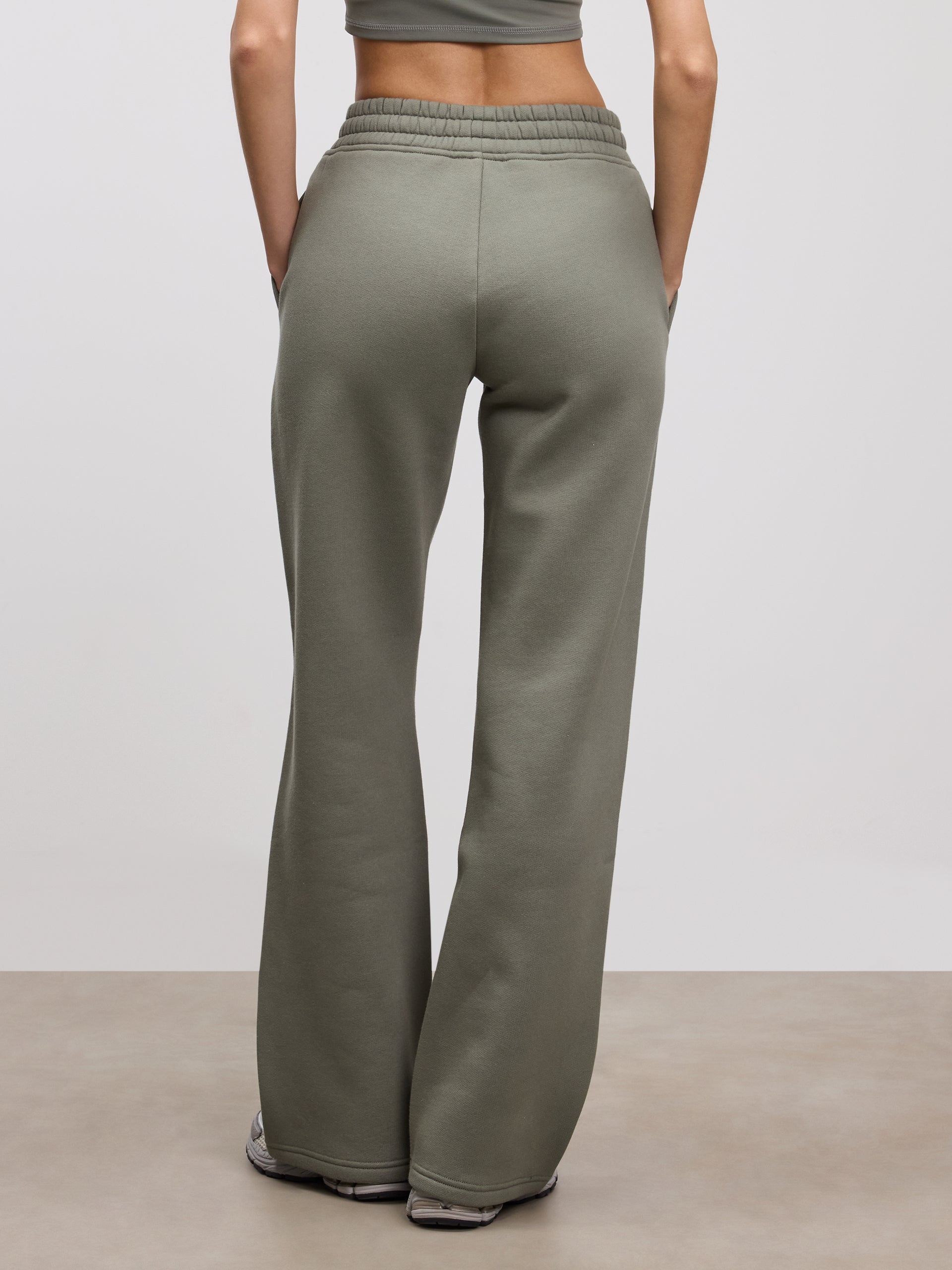 Womens Relaxed Straight Leg Jogger in Sage