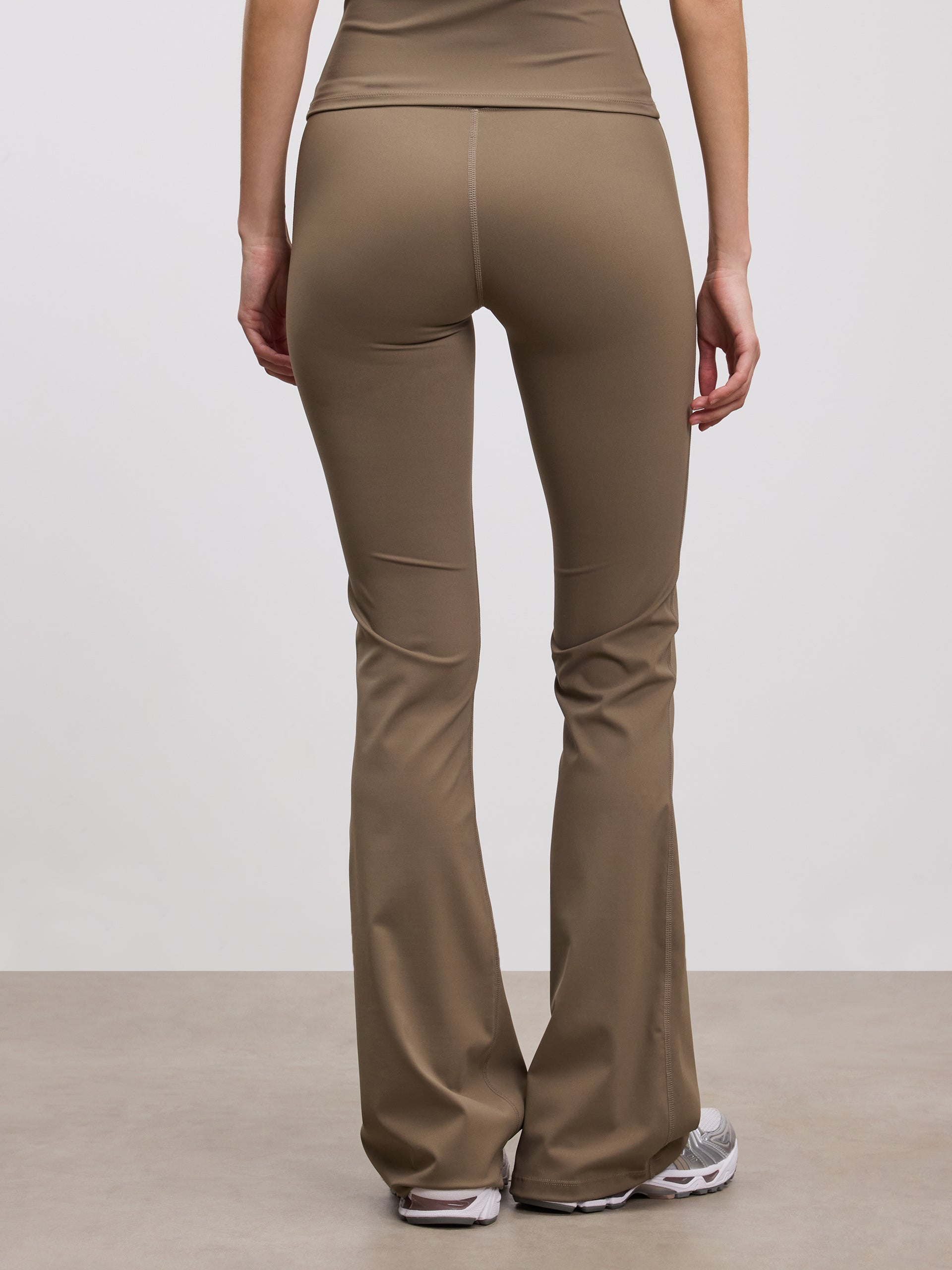 Womens Active Flared Legging in Taupe