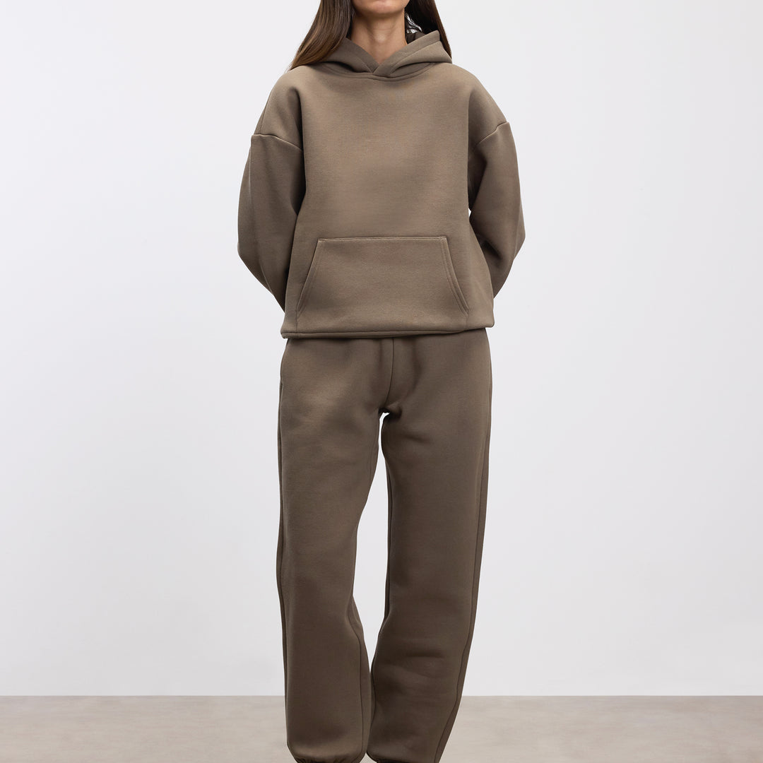 Womens Relaxed Cuffed Jogger in Taupe