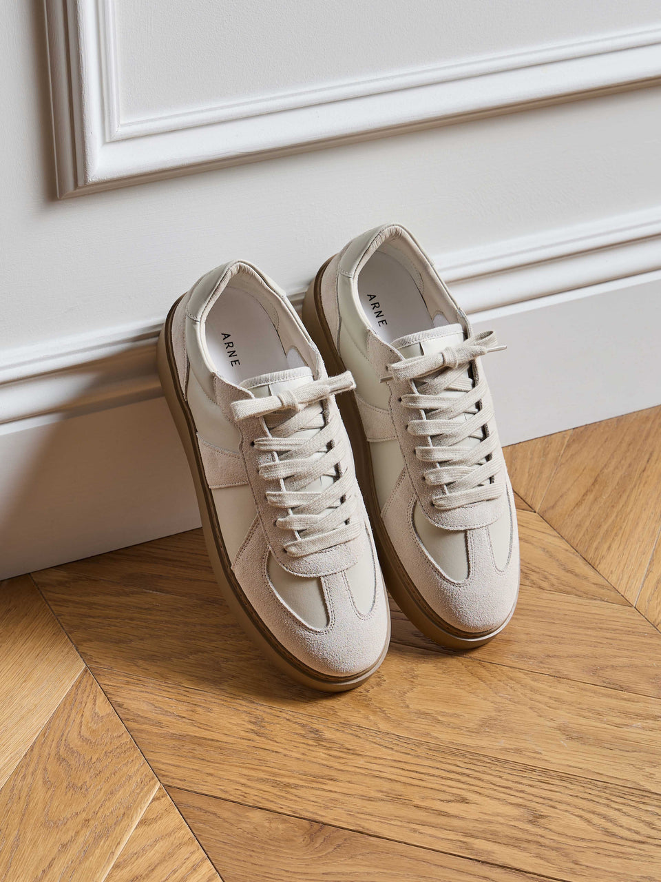 Classic Court Trainer in Stone Gum