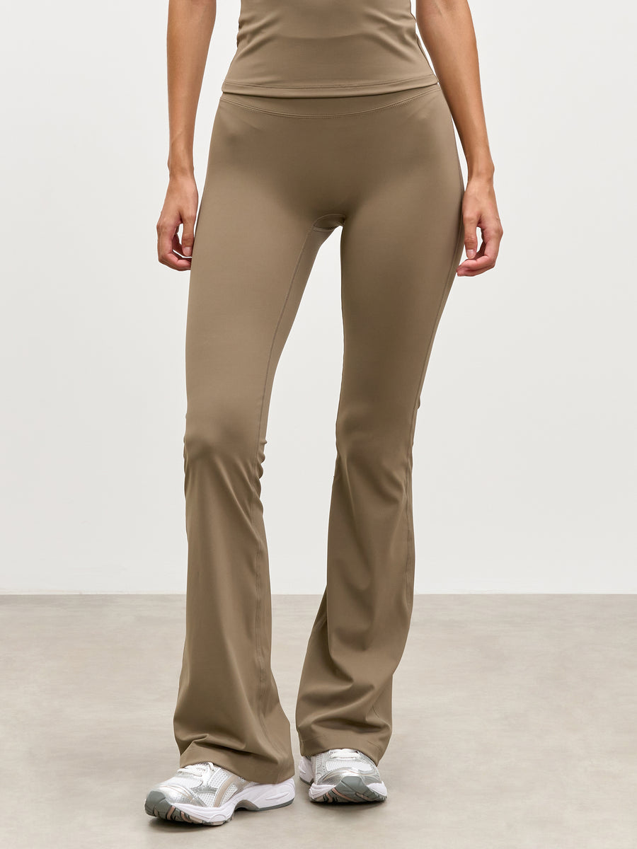 Womens Active Flared Legging in Taupe