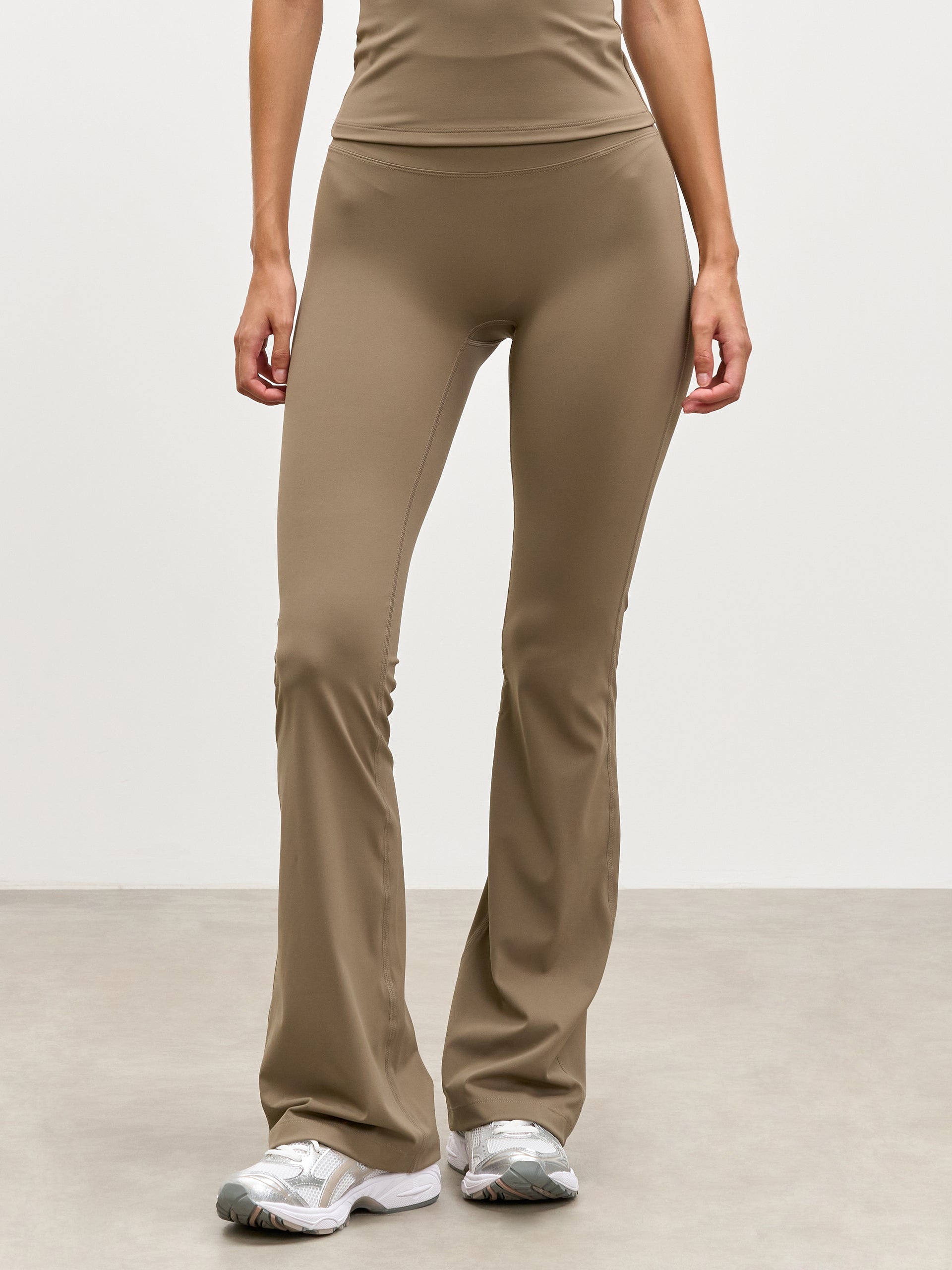 Womens Active Flared Legging in Taupe