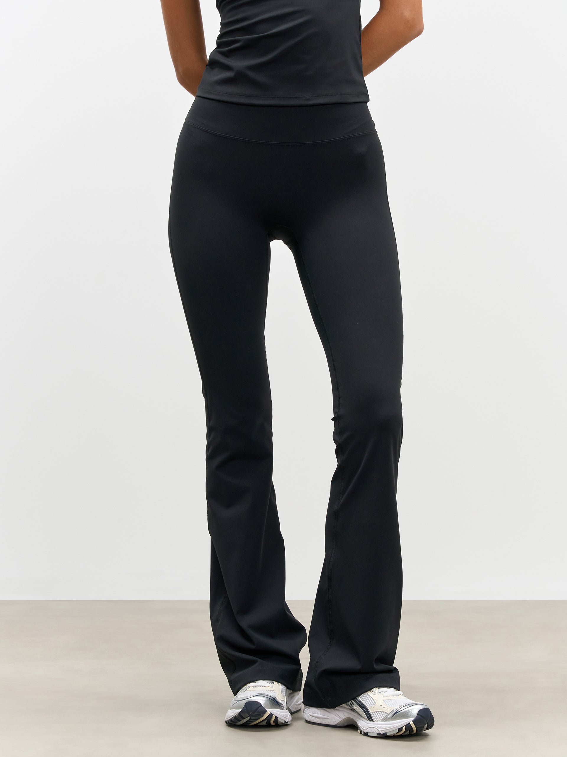 Womens Active Flared Legging in Black