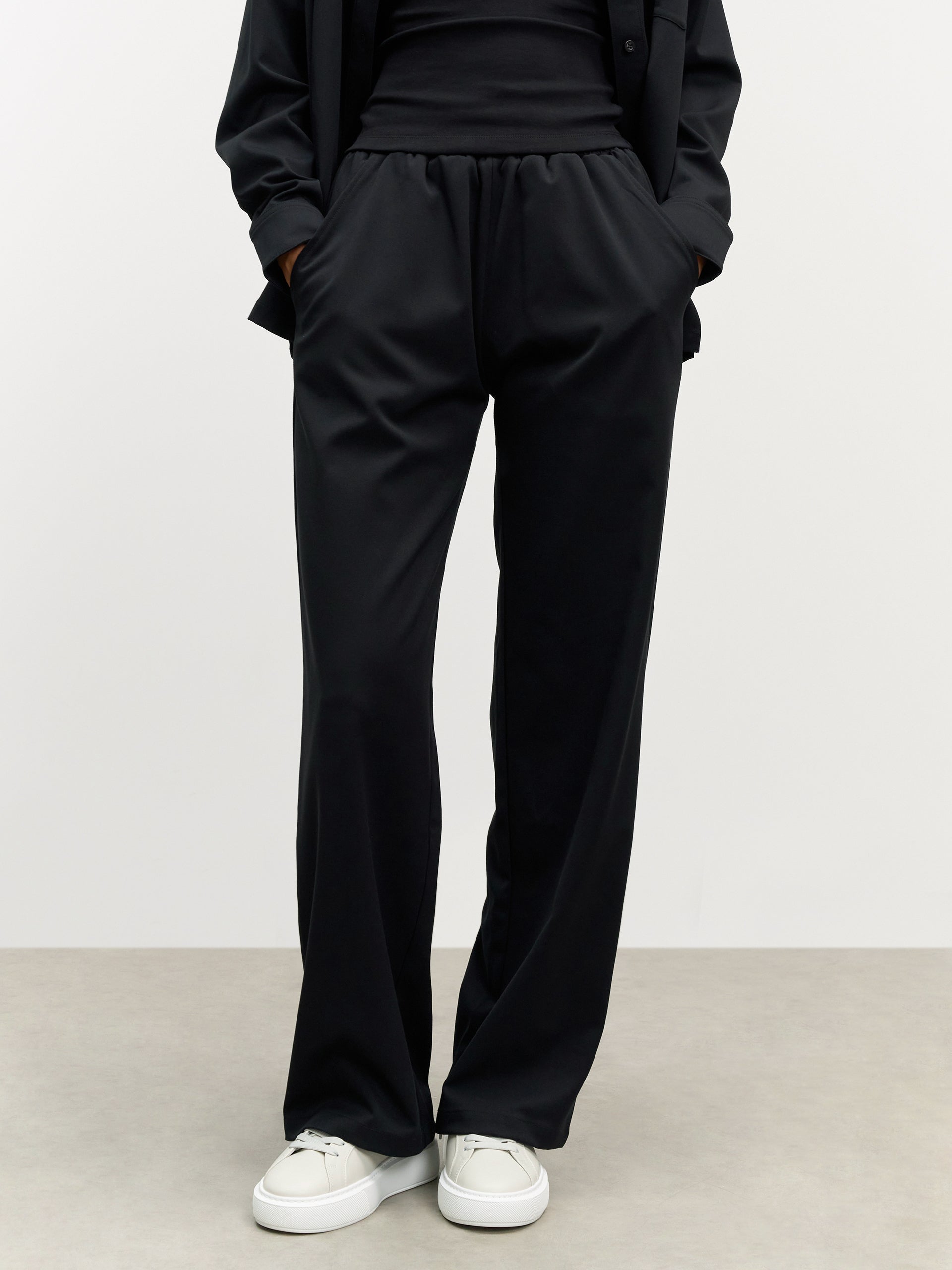 Womens Pull On Trouser in Black