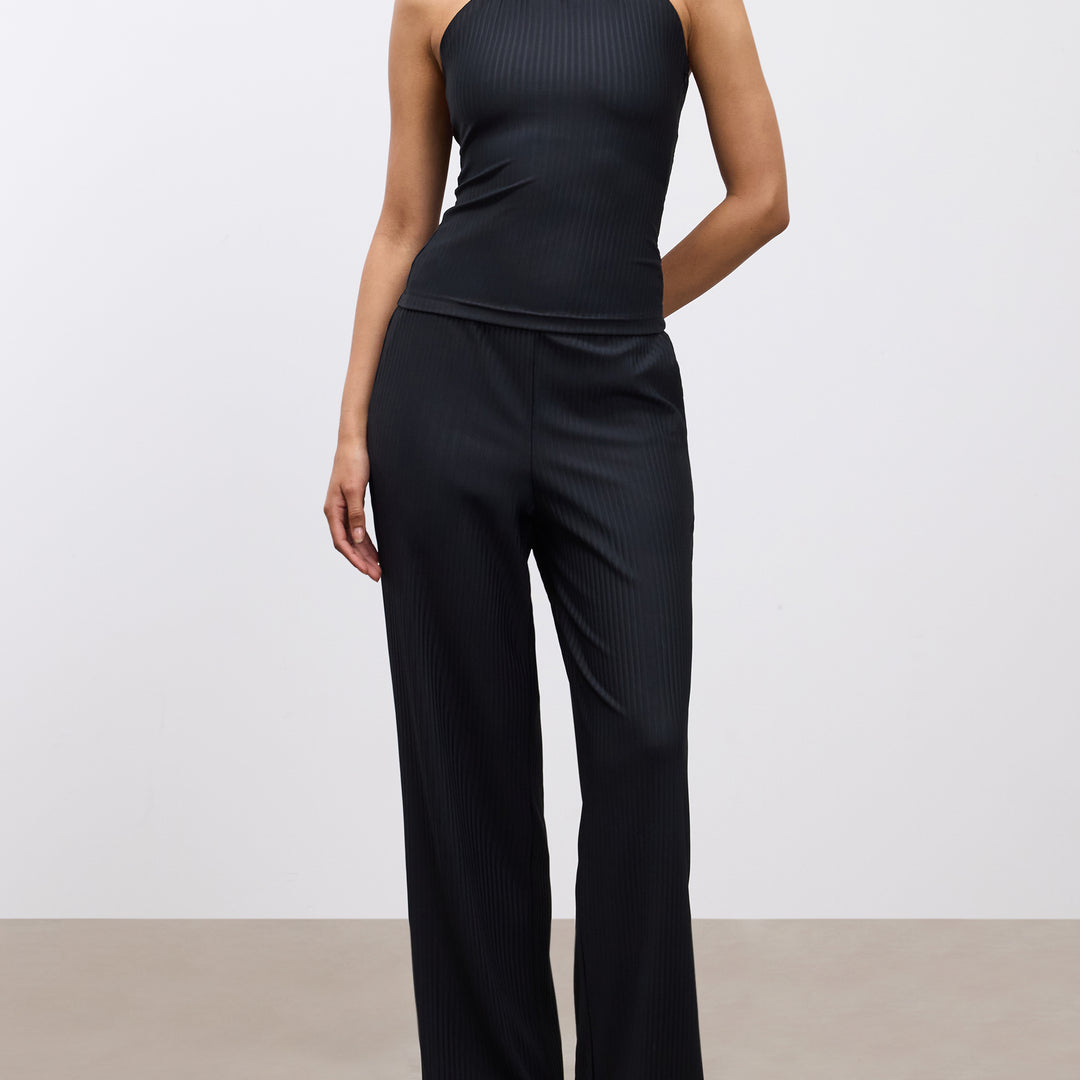 Womens Pleated Trouser in Black