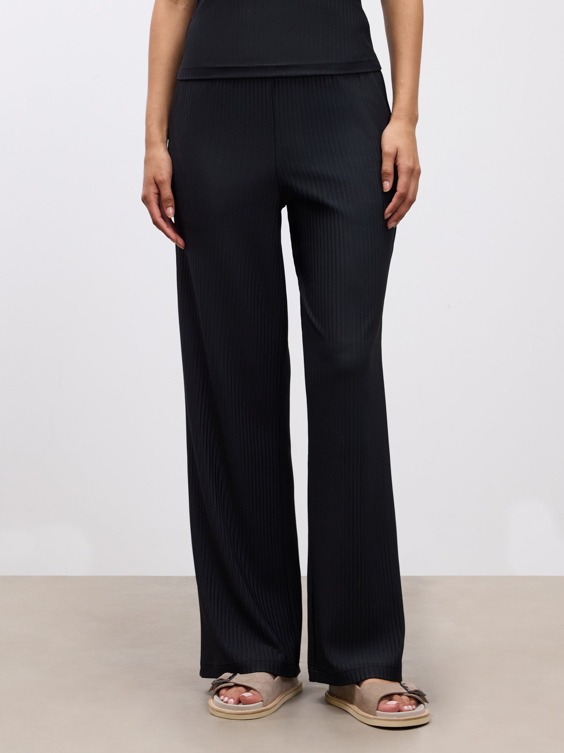 Womens Pleated Trouser in Black