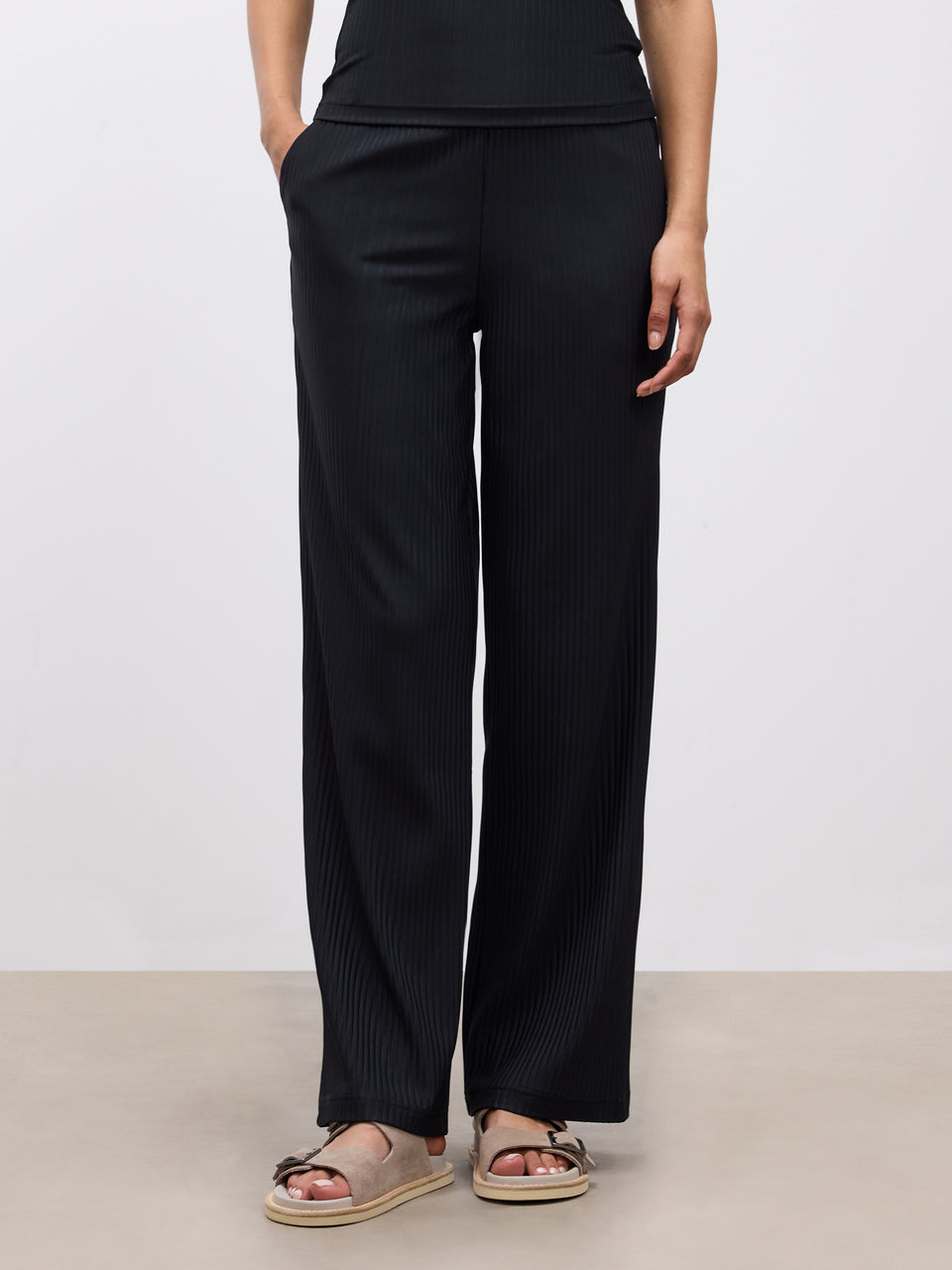 Womens Pleated Trouser in Black