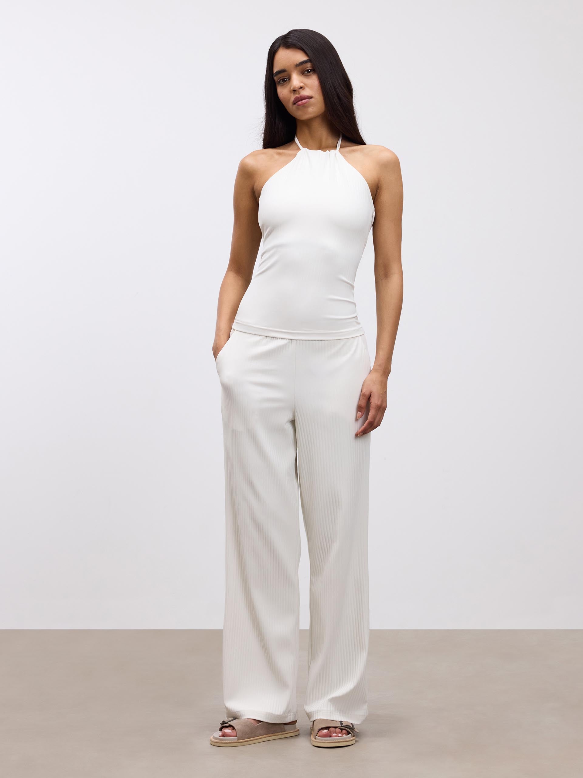 Womens Pleated Trouser in Ecru