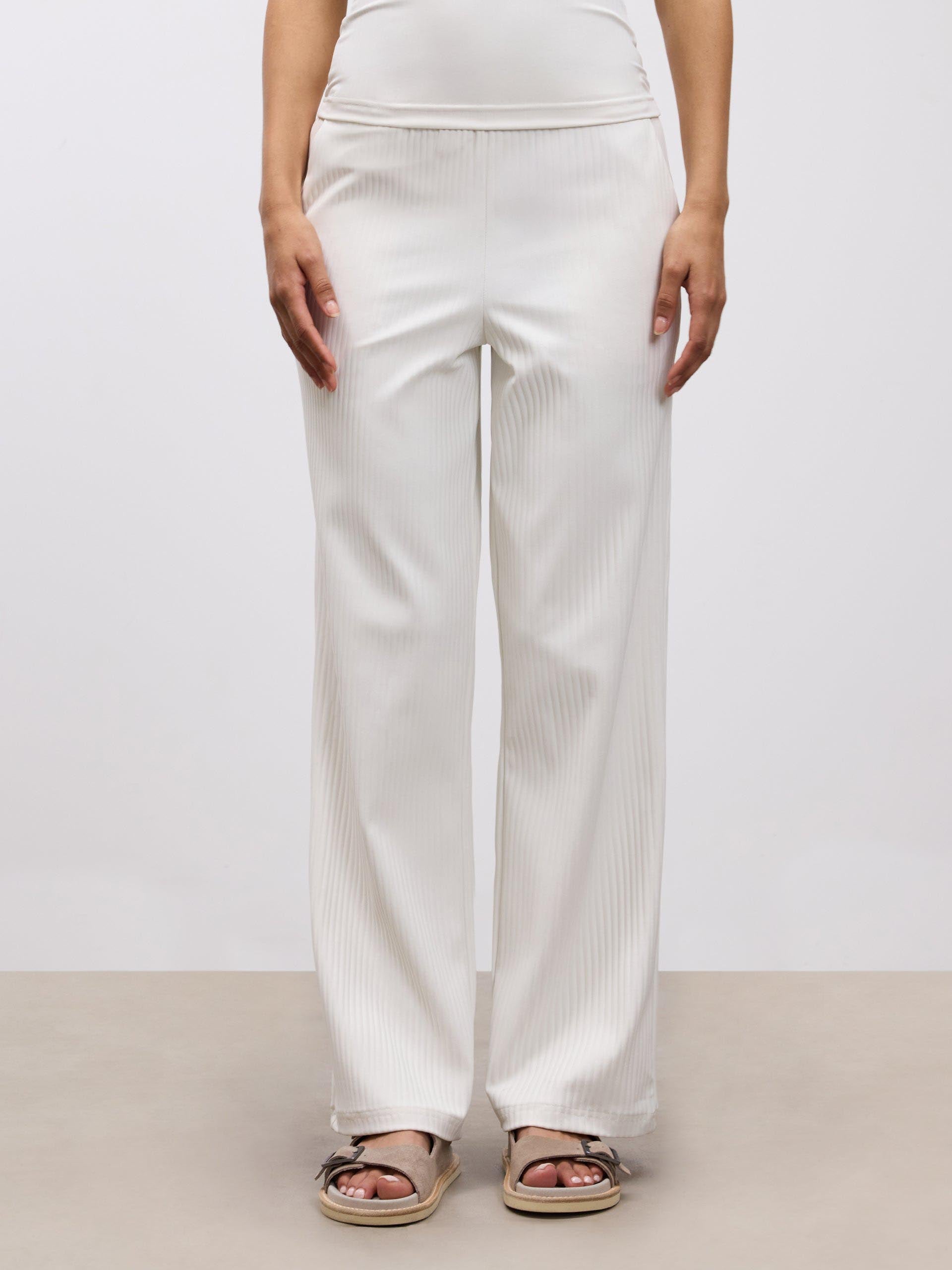 Womens Pleated Trouser in Ecru