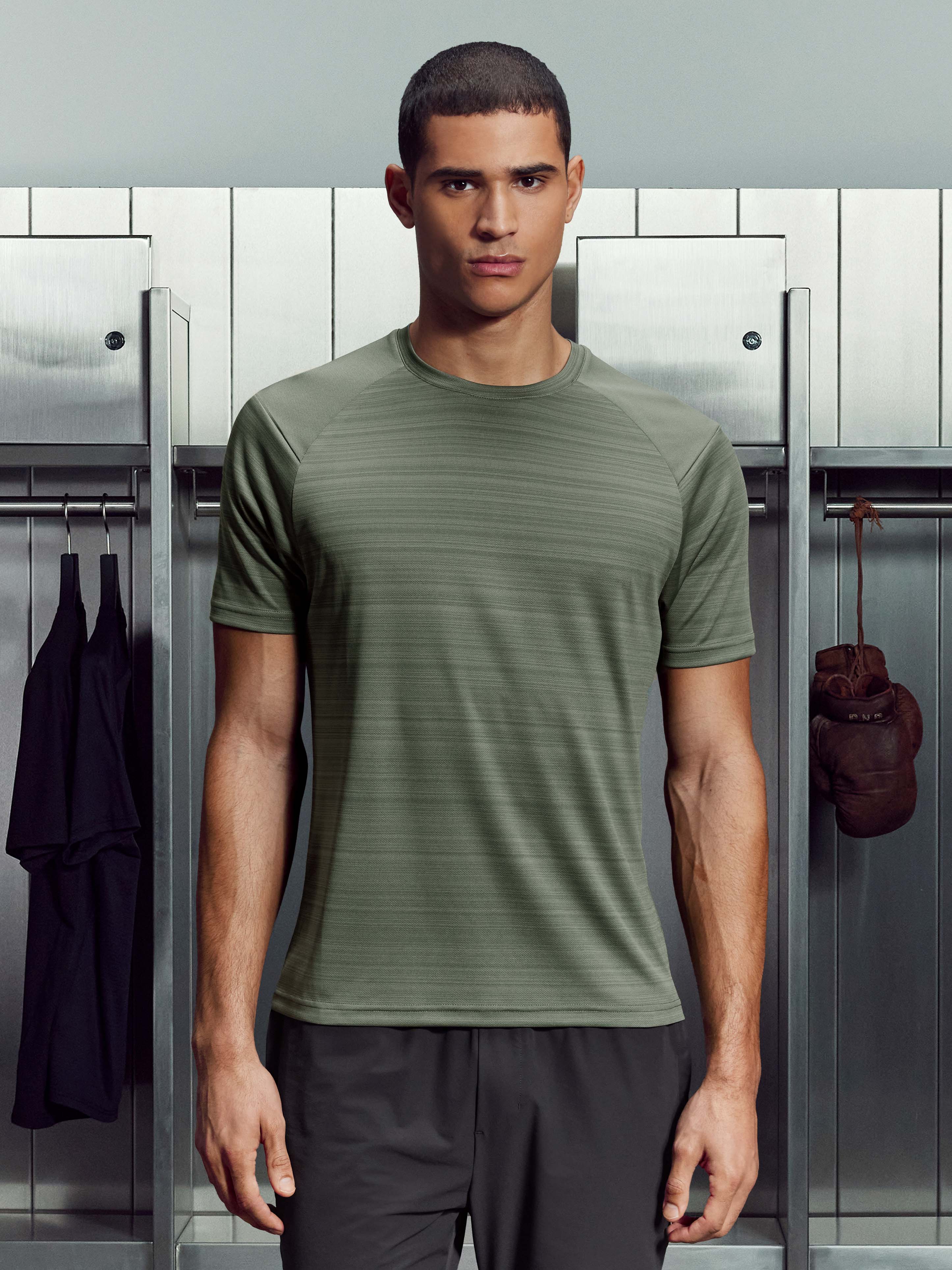 React T-Shirt in Olive