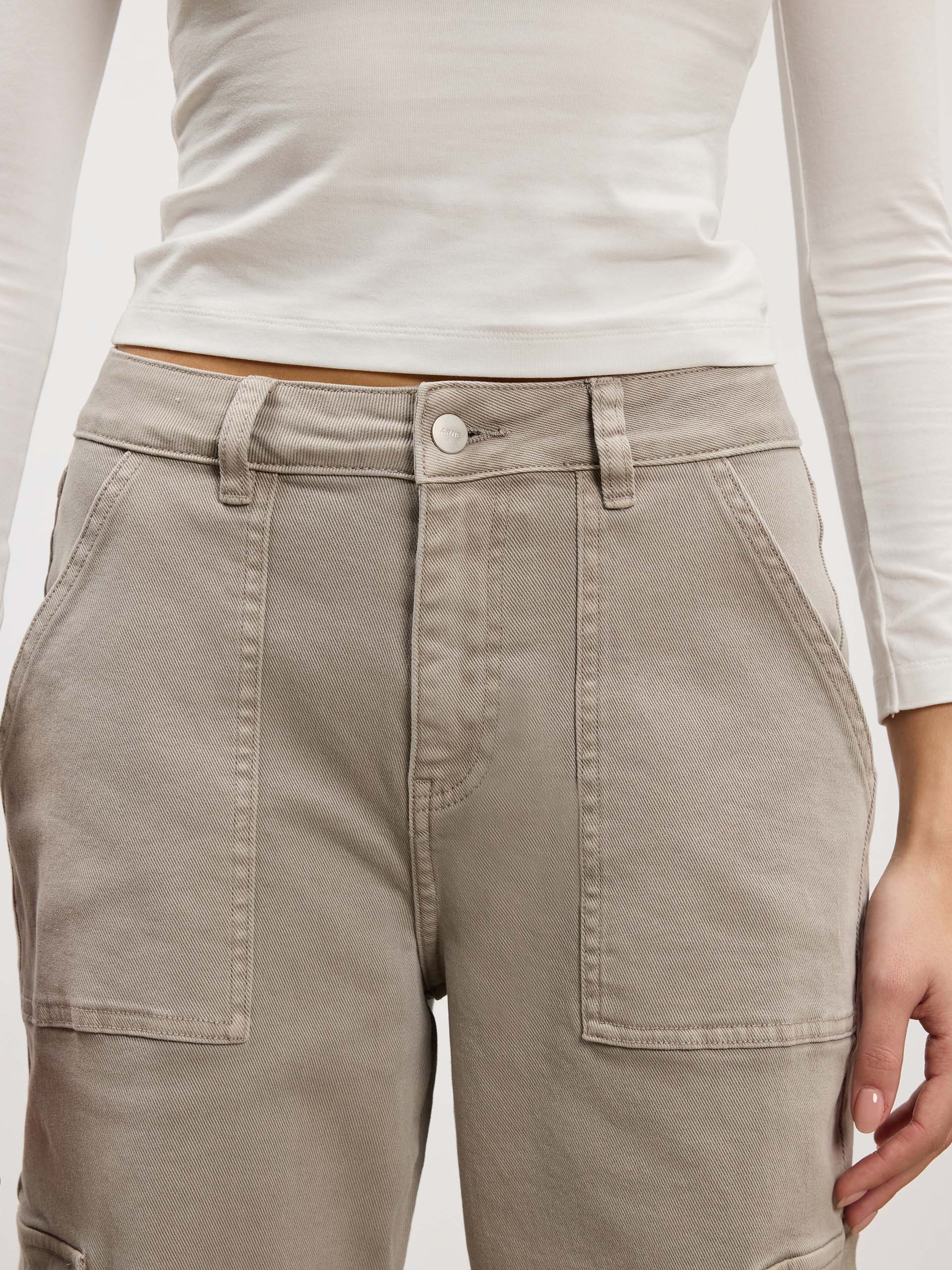 Womens Carpenter Pant in Stone