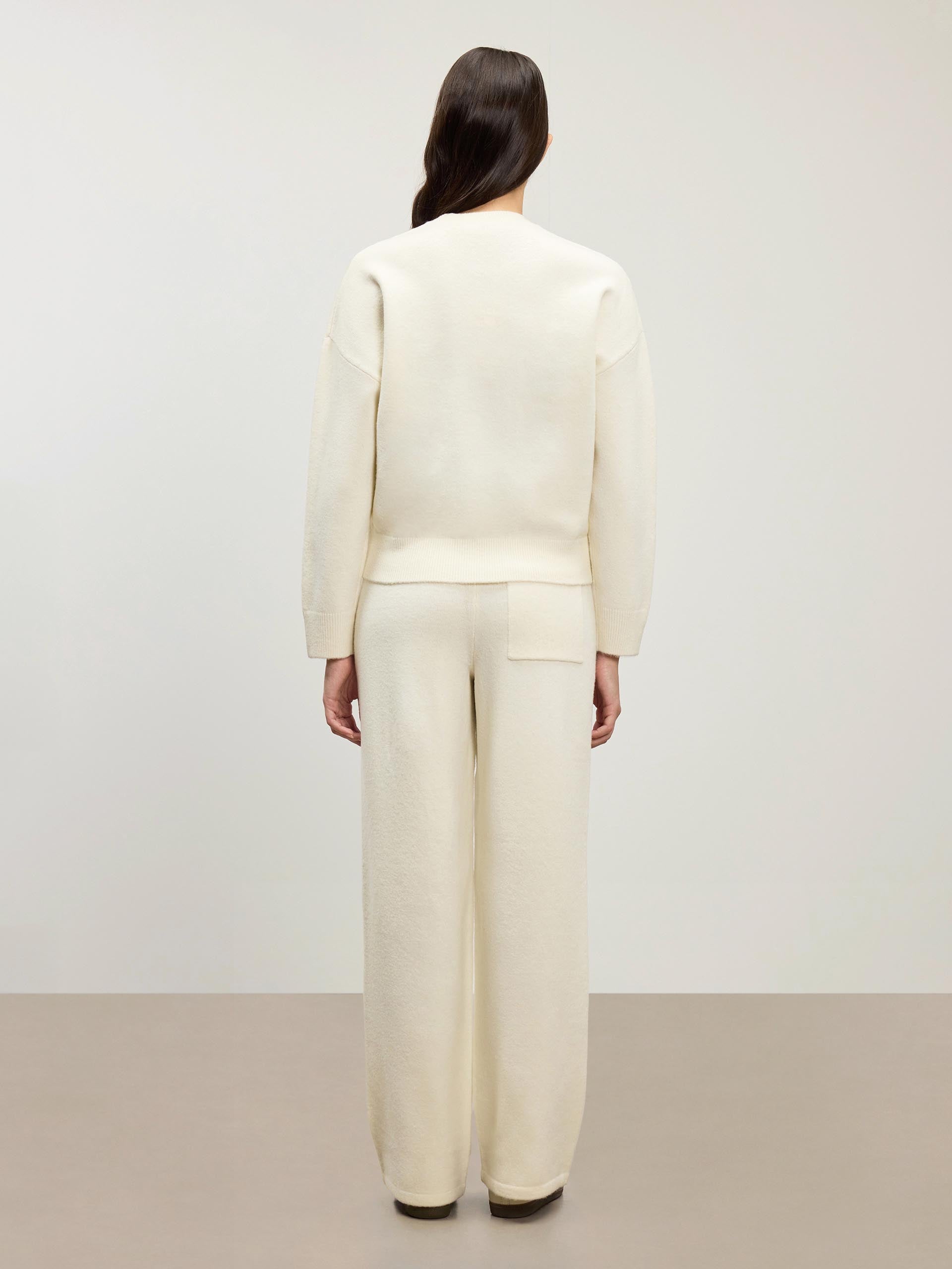 Womens Chunky Wool Jogger in Ecru