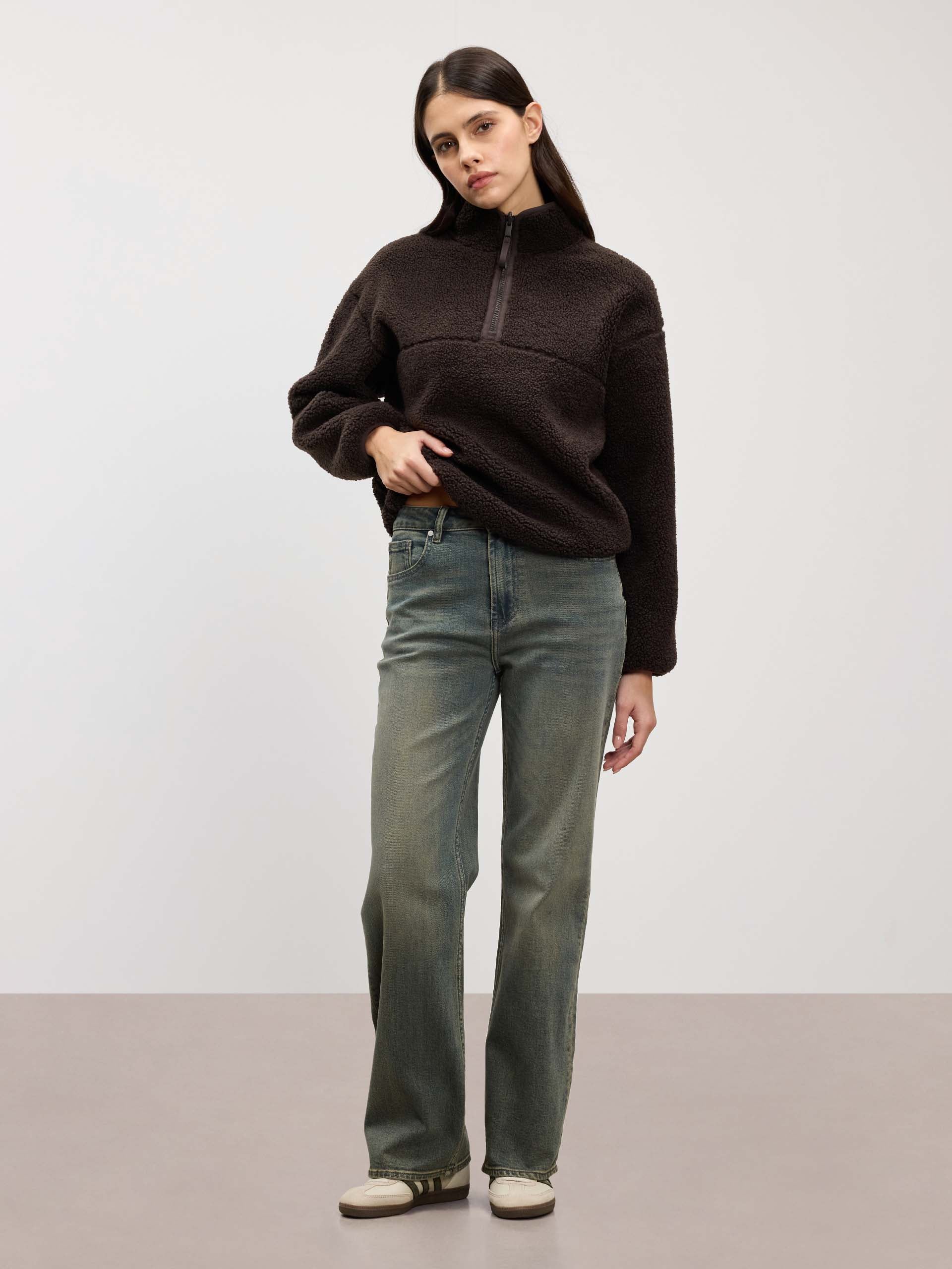 Womens Mid Rise Straight Denim Jeans in Dark Sand