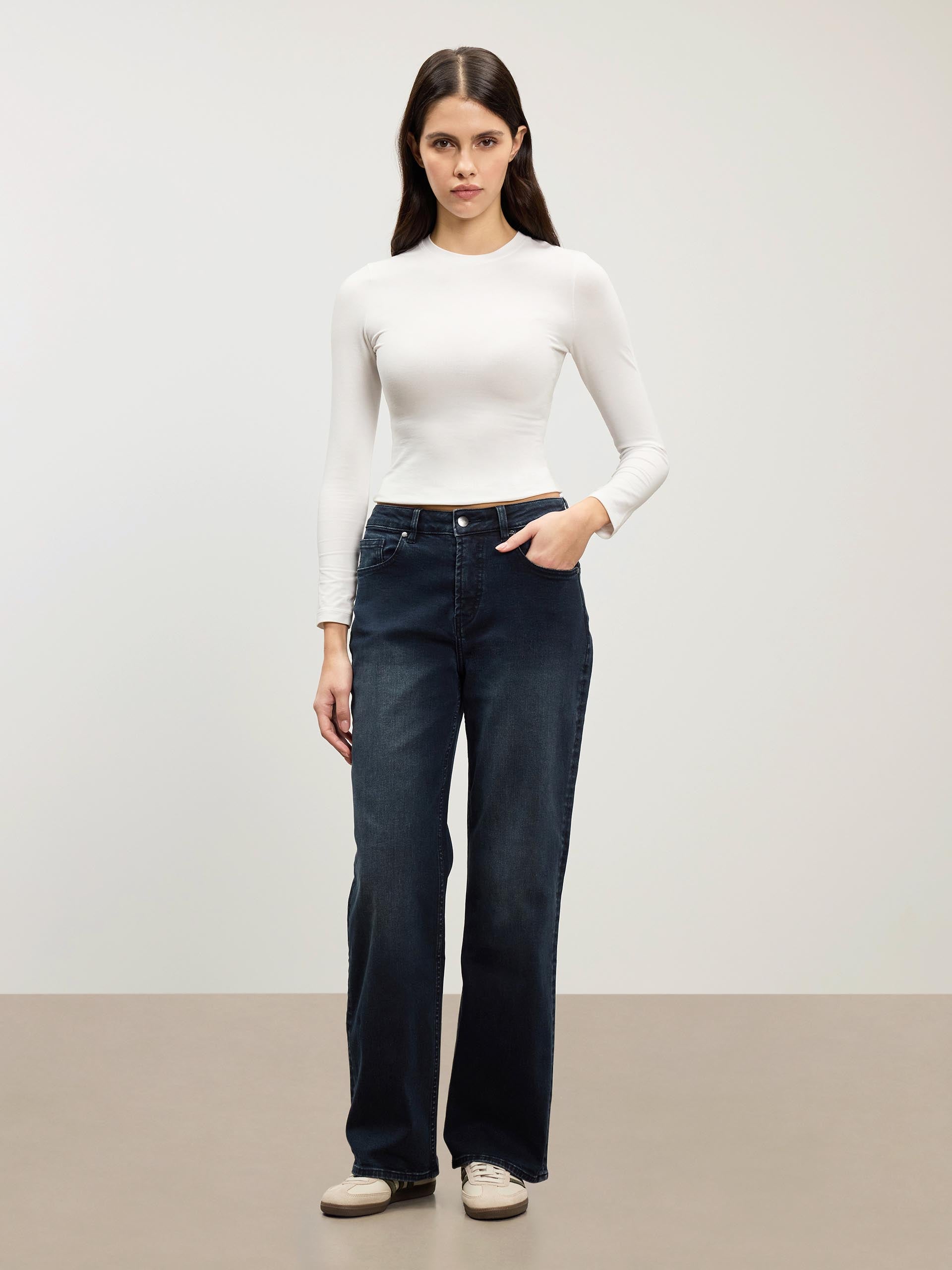 Womens Straight Leg Denim Jeans in Midnight Blue